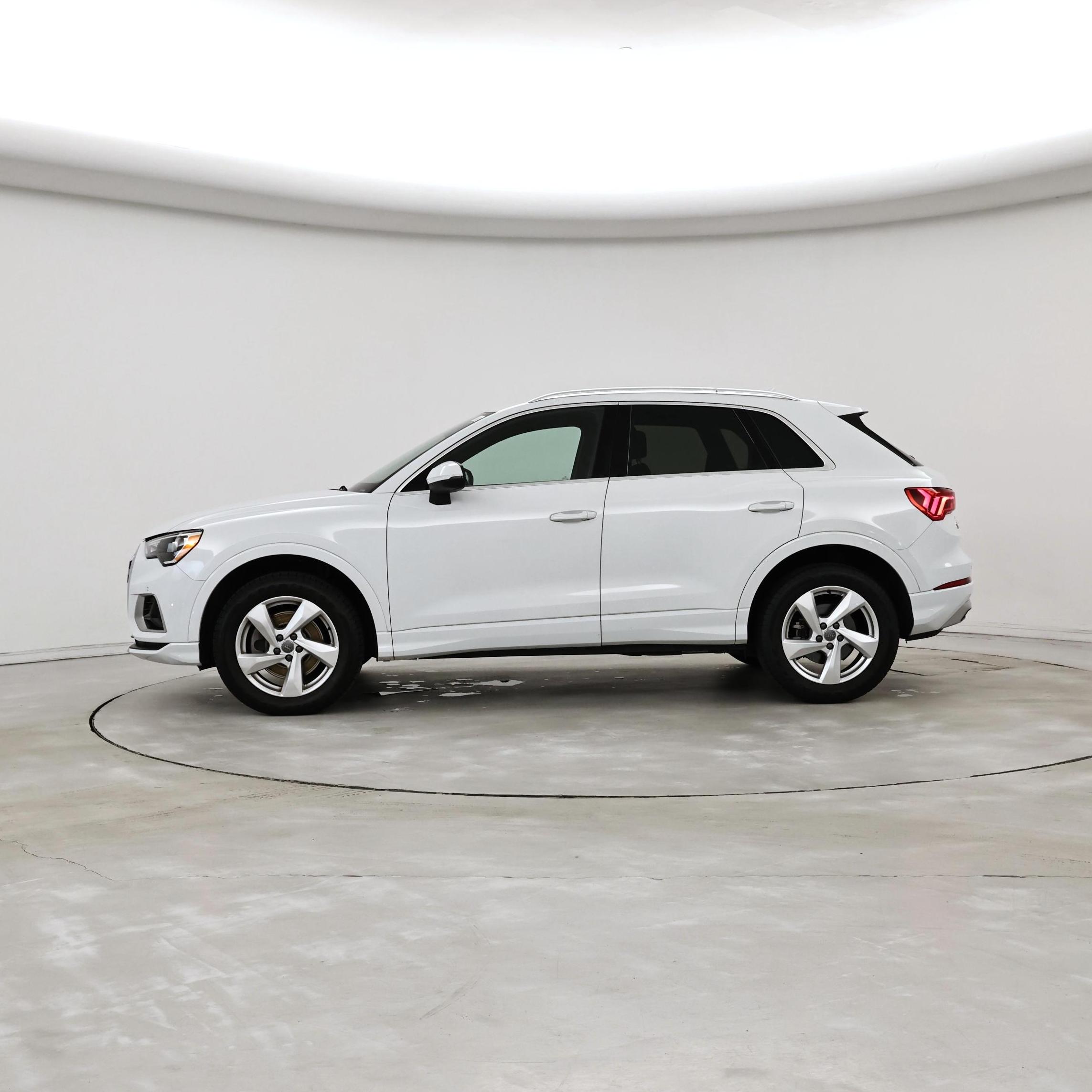 Thumbnail: 2020 Audi Q3 - 3