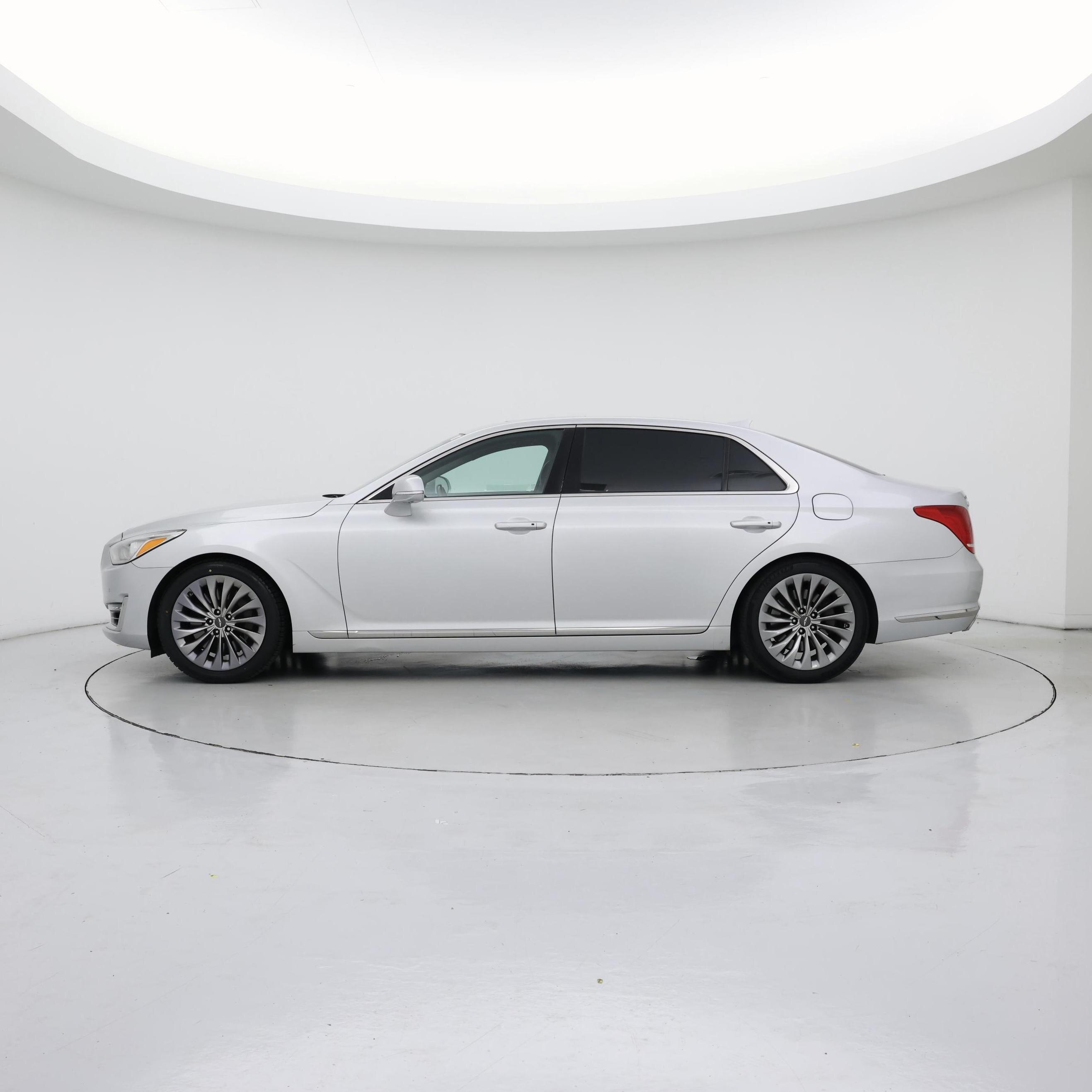 Thumbnail: 2017 Genesis G90 - 3