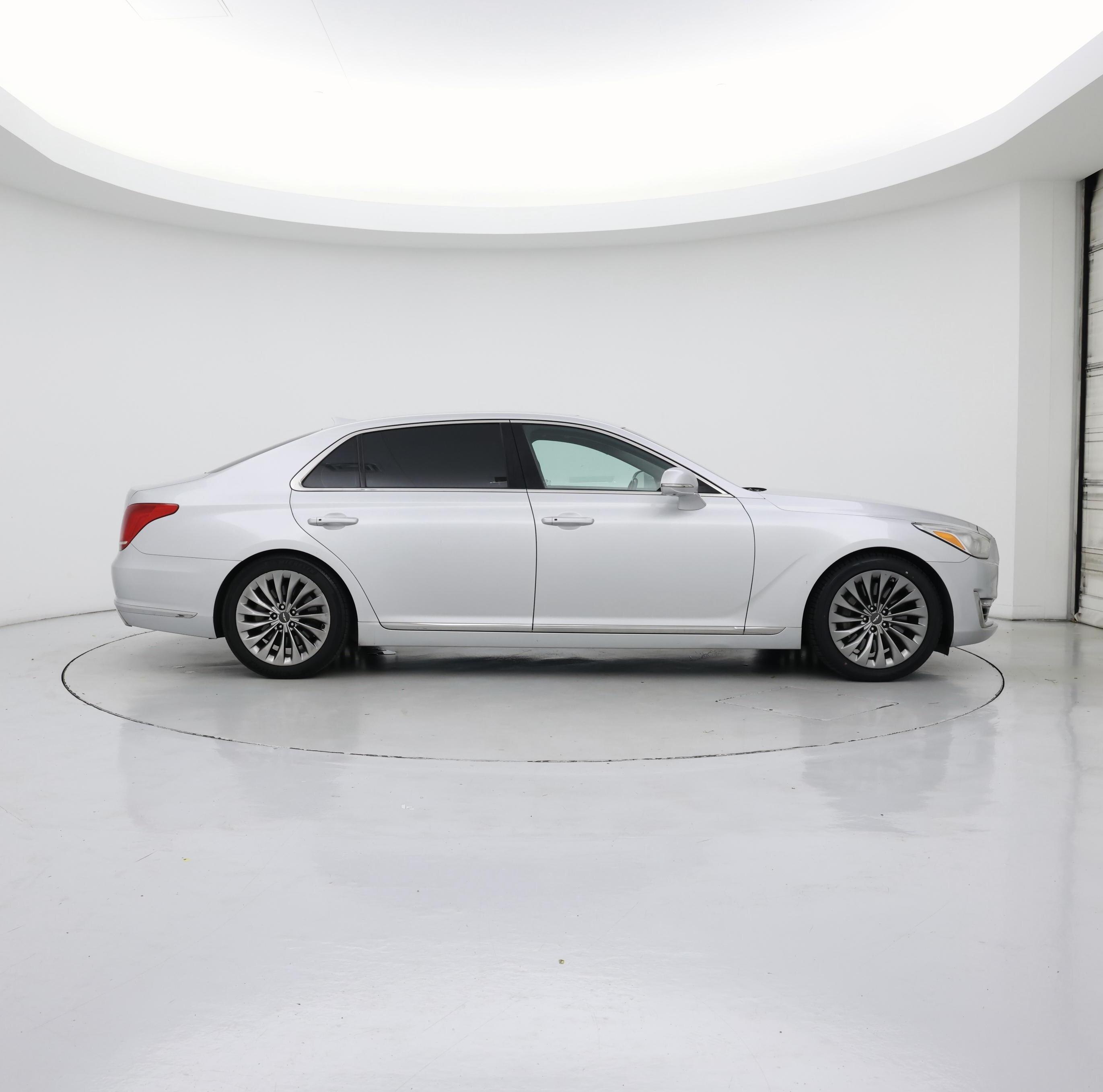 Thumbnail: 2017 Genesis G90 - 7