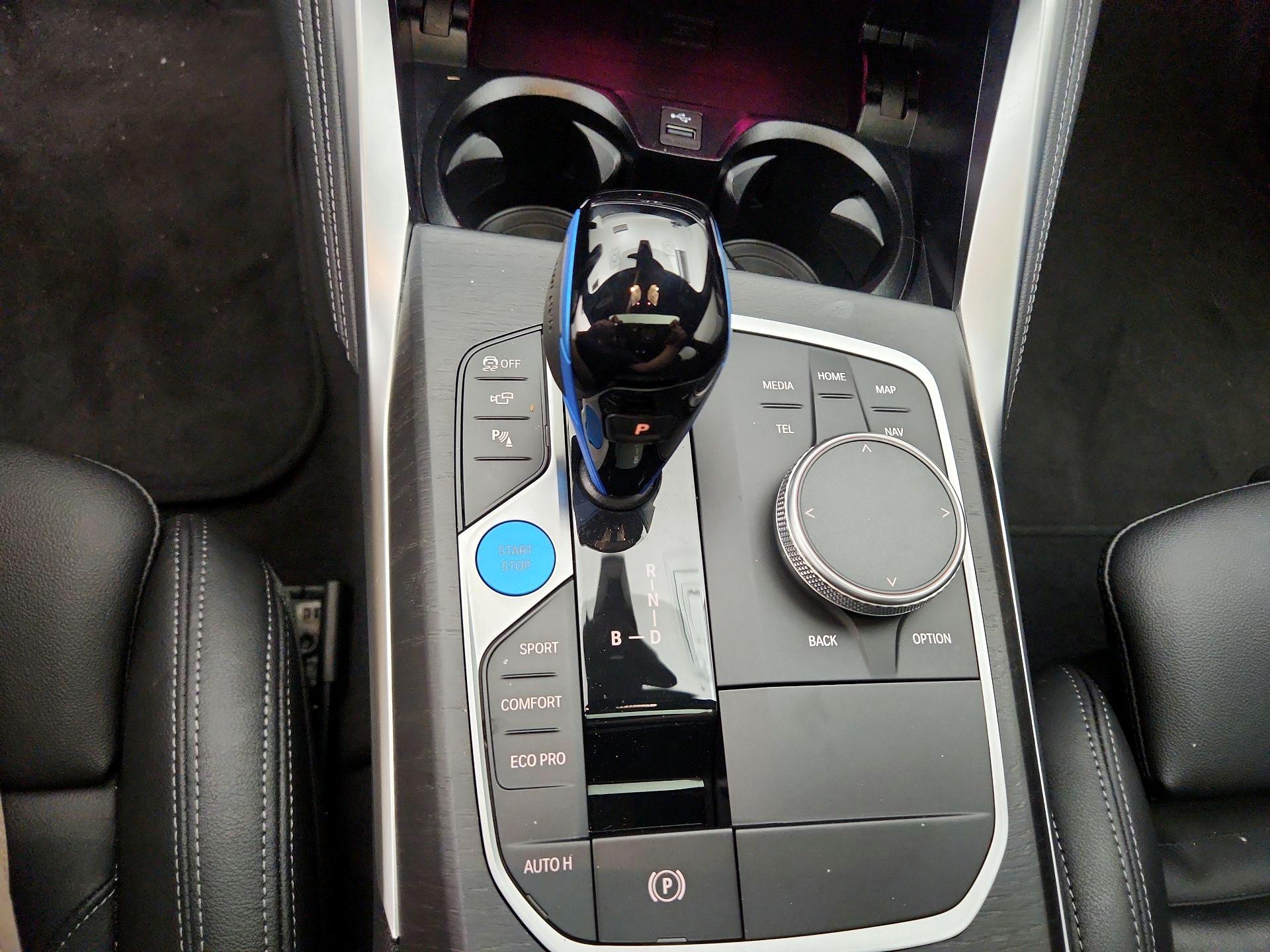 Thumbnail: 2023 BMW i4 - 18