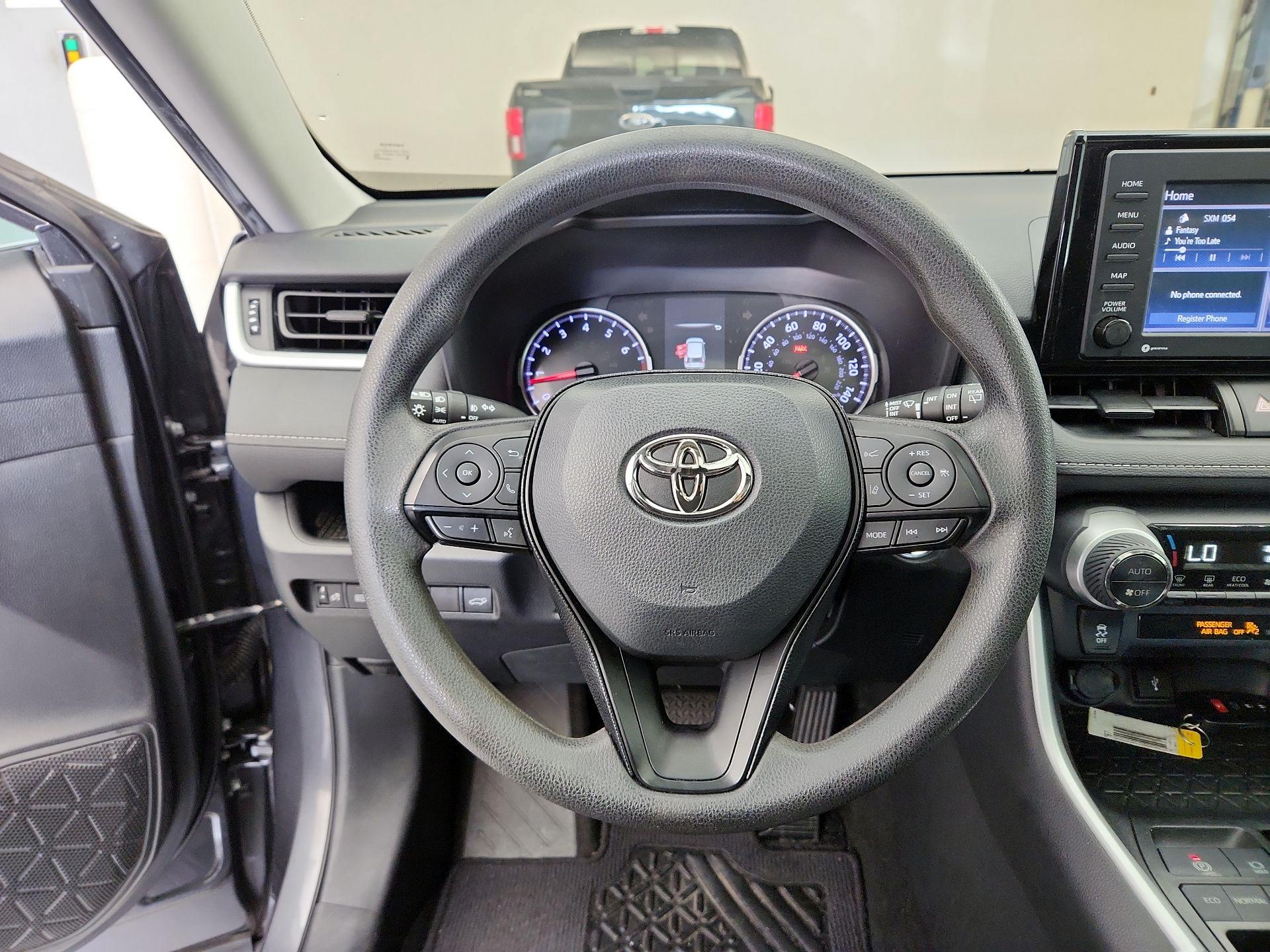 Thumbnail: 2020 Toyota RAV4 - 10