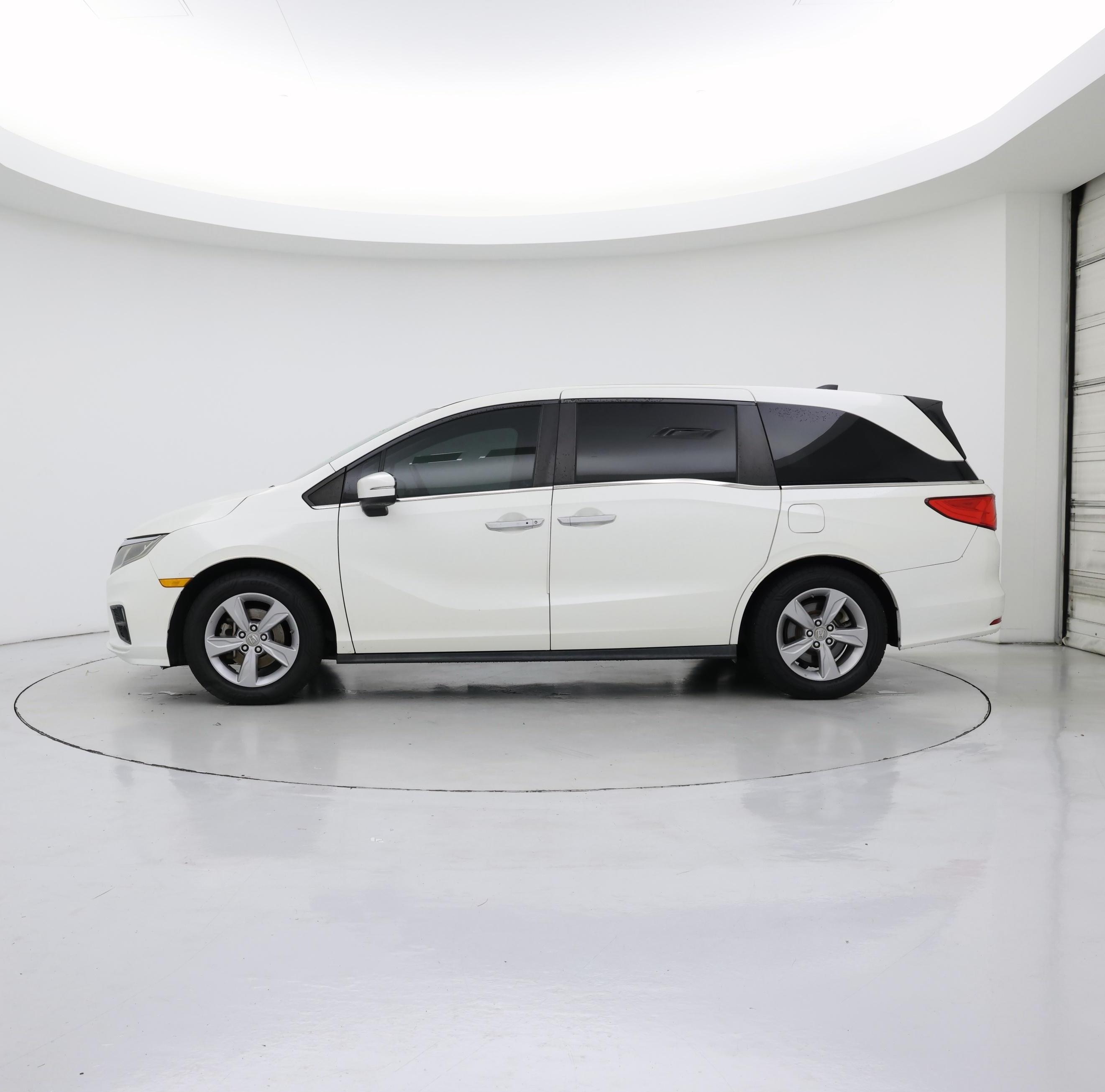 Thumbnail: 2018 Honda Odyssey - 3