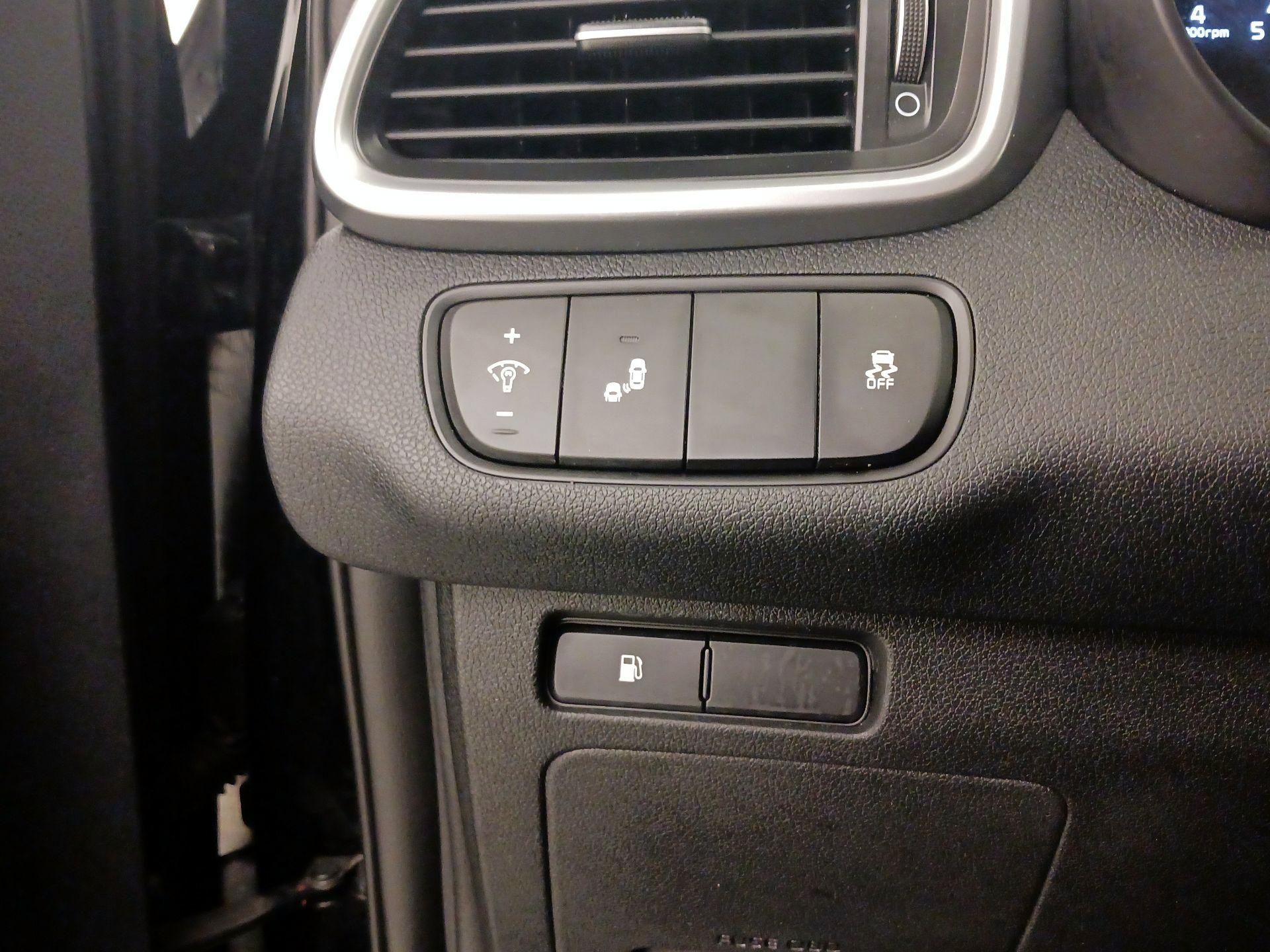 Thumbnail: 2019 Kia Sorento - 13