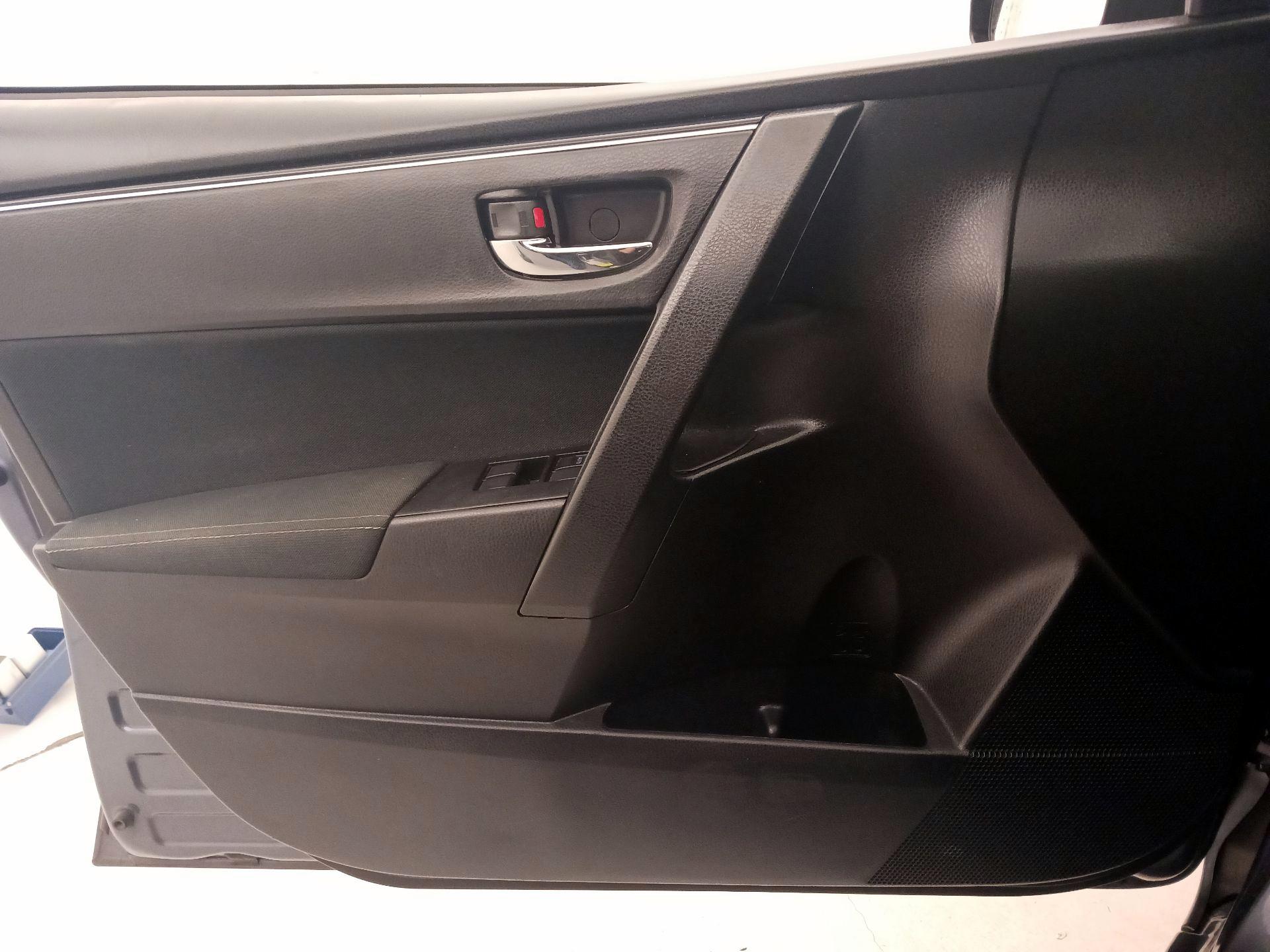Thumbnail: 2017 Toyota Corolla - 12