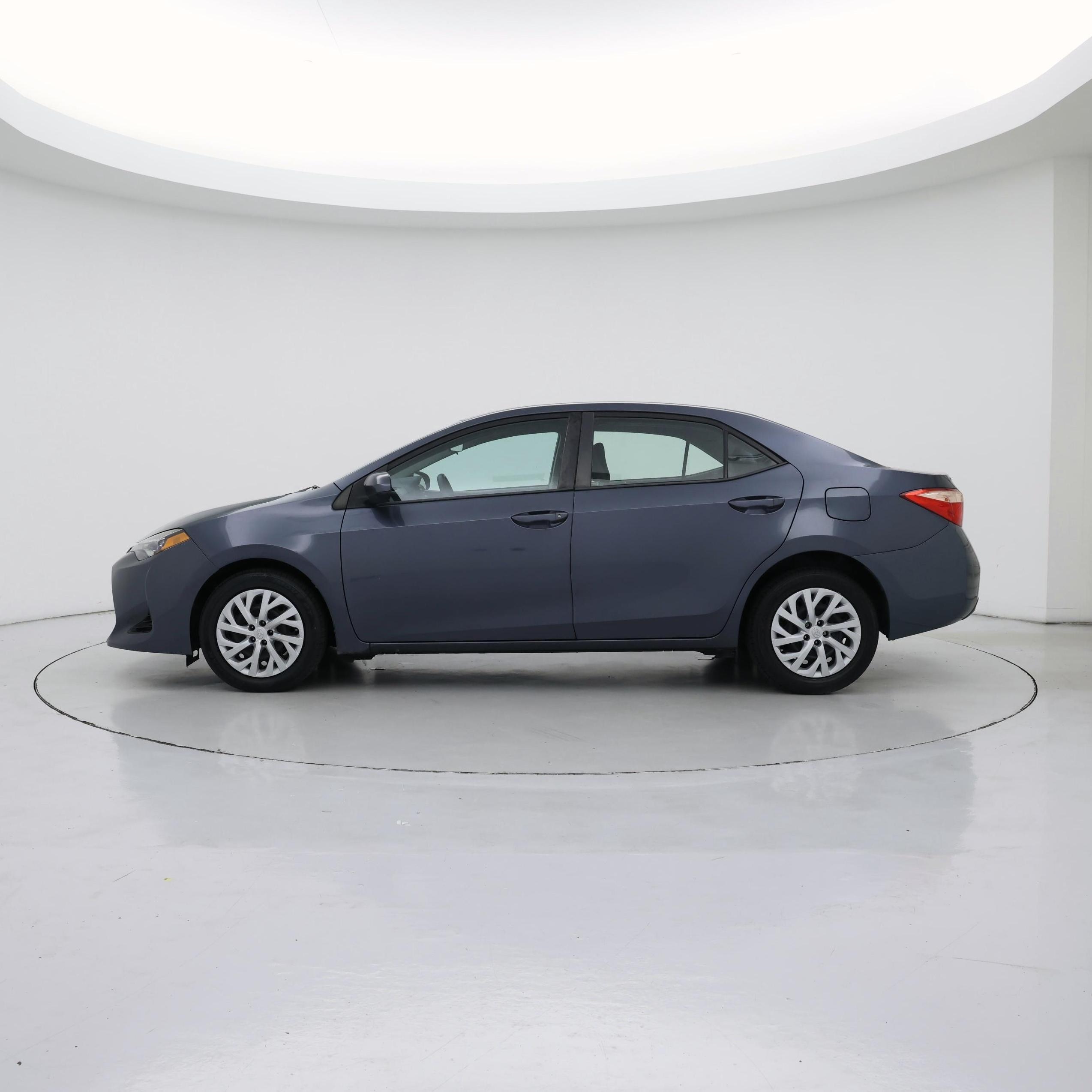 Thumbnail: 2017 Toyota Corolla - 3