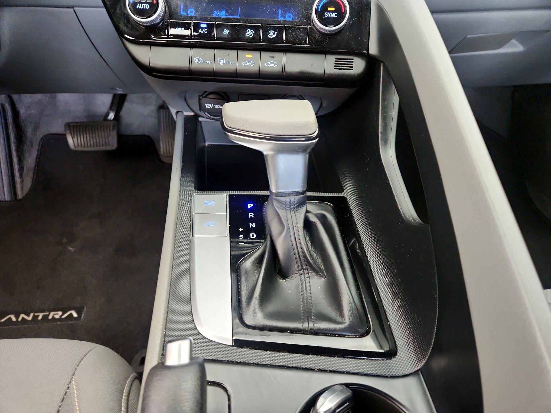Thumbnail: 2021 Hyundai Elantra - 17