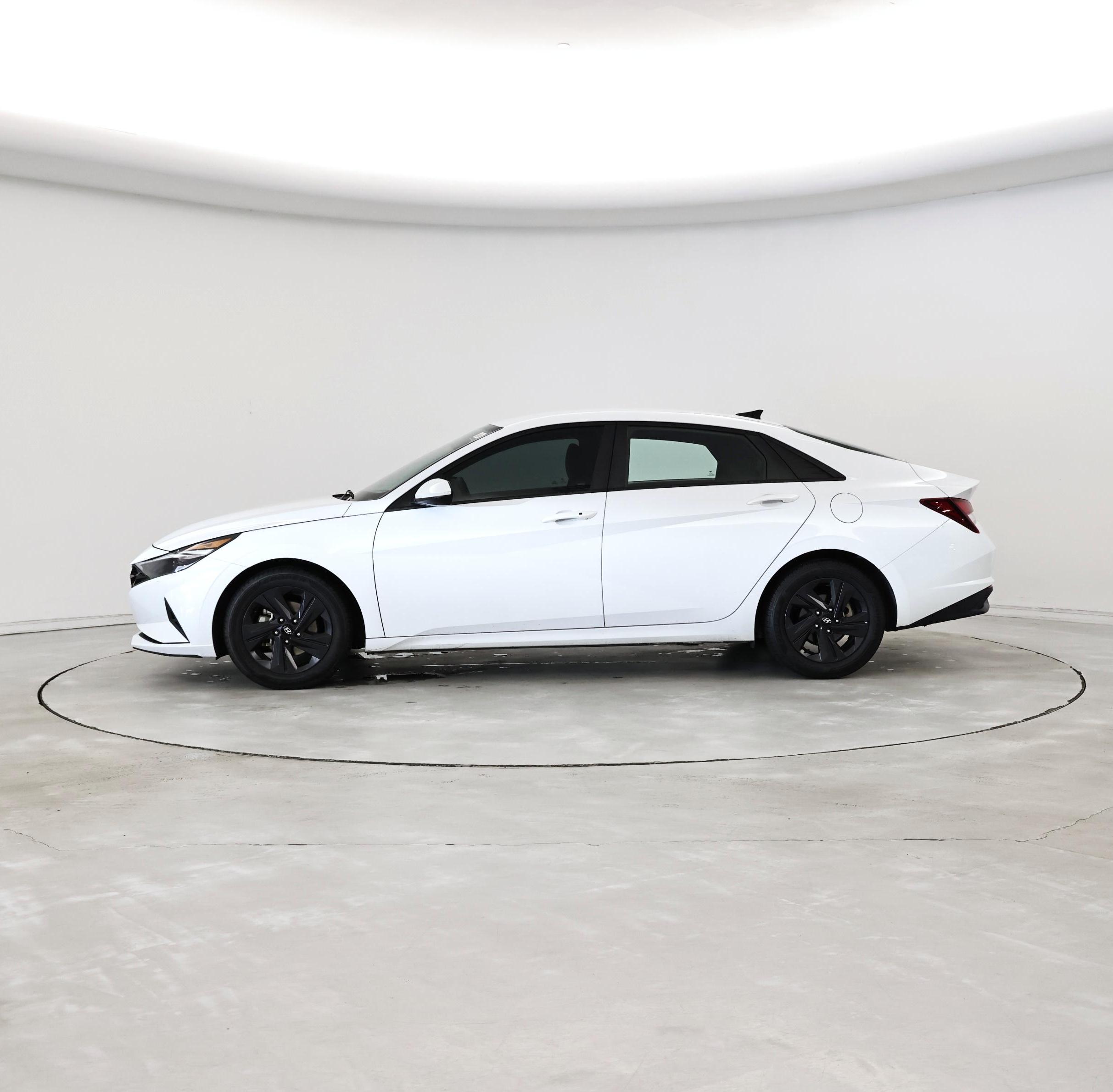 Thumbnail: 2021 Hyundai Elantra - 3