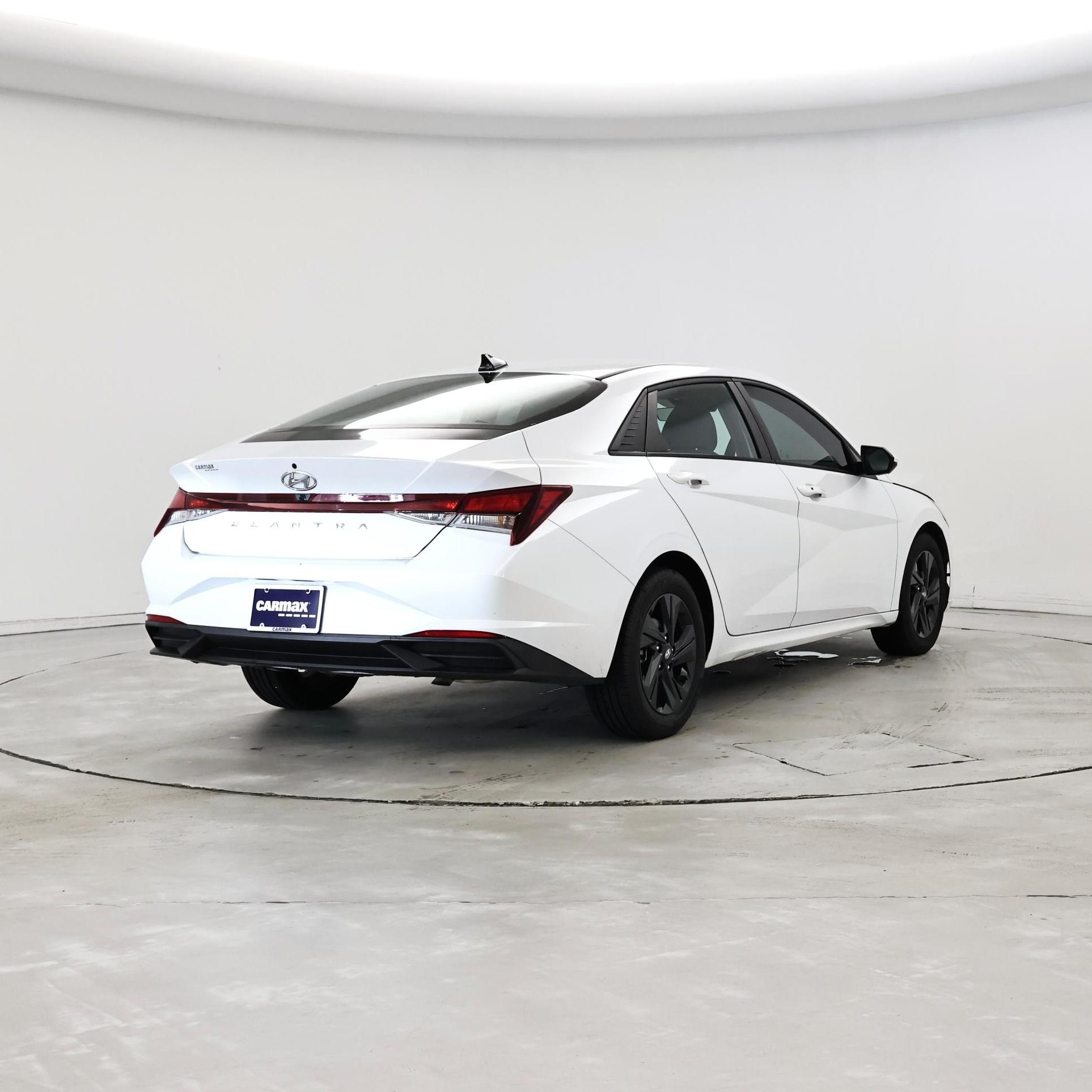 Thumbnail: 2021 Hyundai Elantra - 8