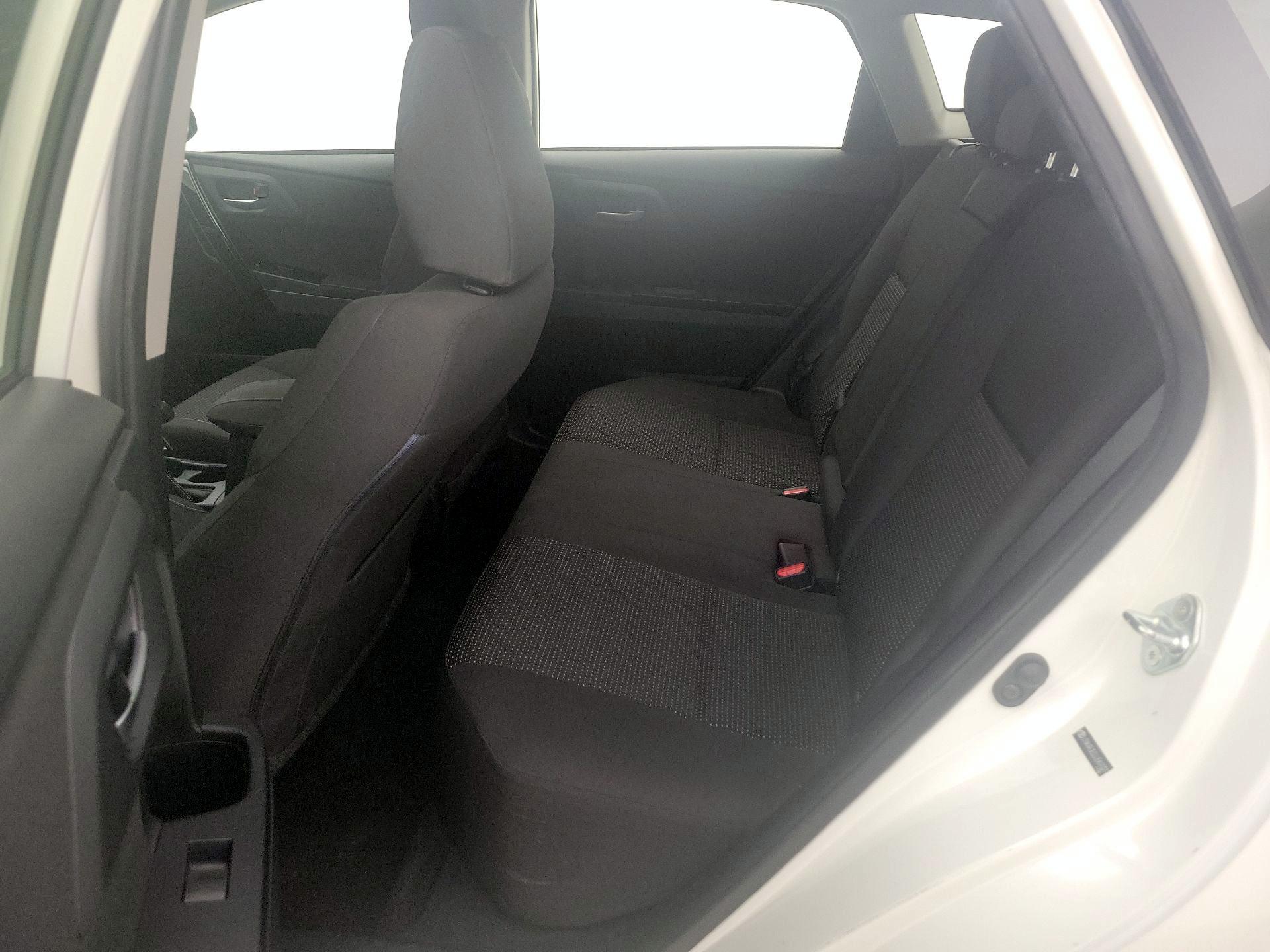 Thumbnail: 2018 Toyota Corolla iM - 18