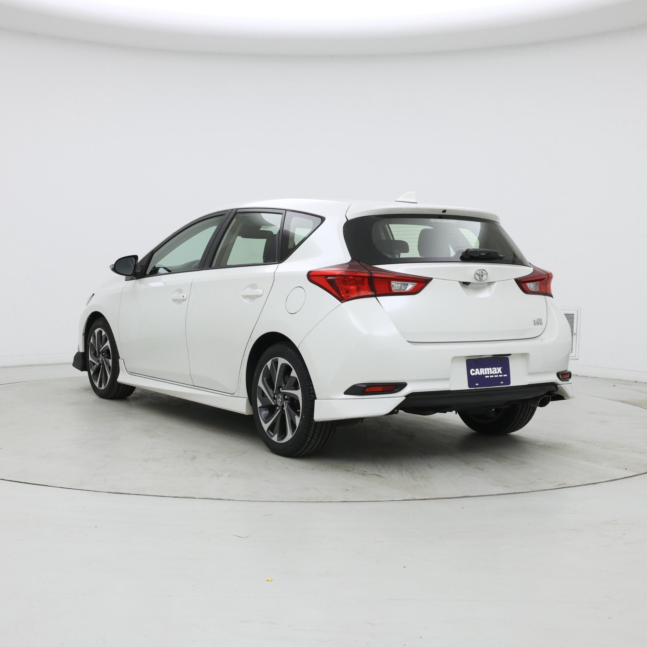 Thumbnail: 2018 Toyota Corolla iM - 2