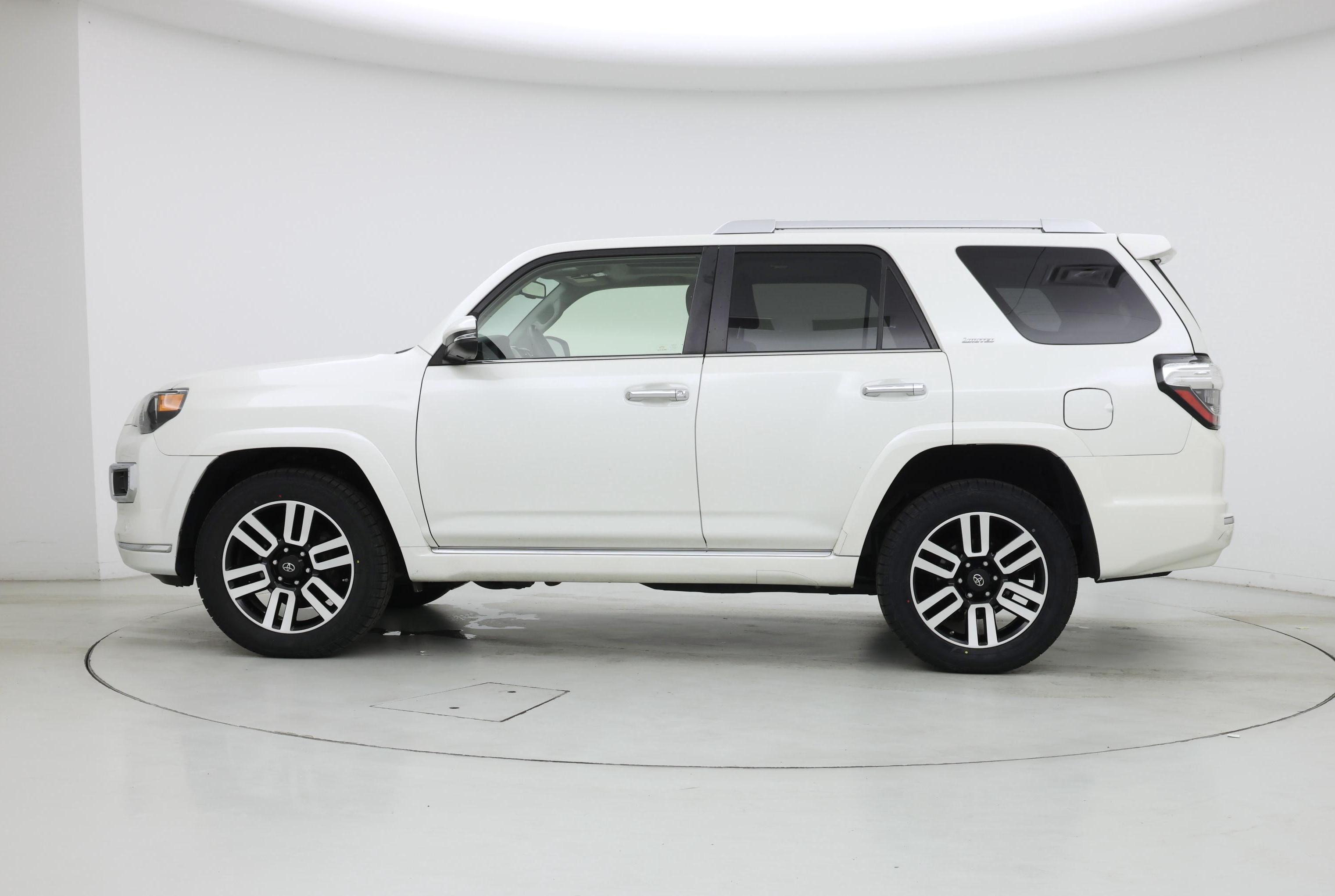 Thumbnail: 2020 Toyota 4Runner - 3