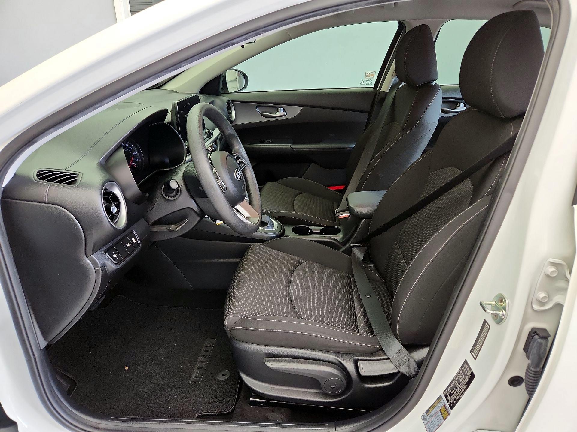 Thumbnail: 2019 Kia Forte - 11