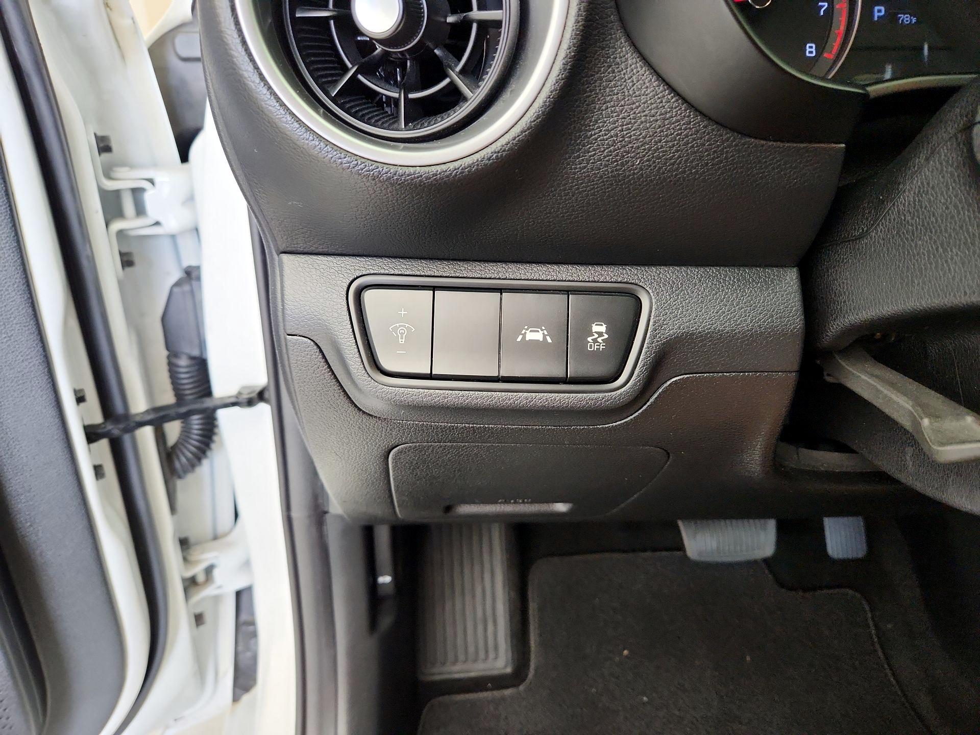 Thumbnail: 2019 Kia Forte - 13