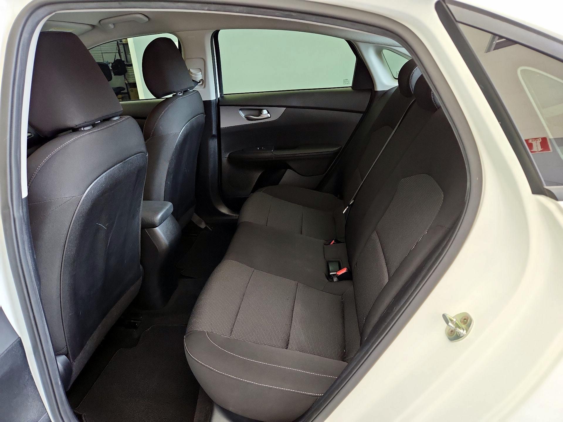 Thumbnail: 2019 Kia Forte - 19