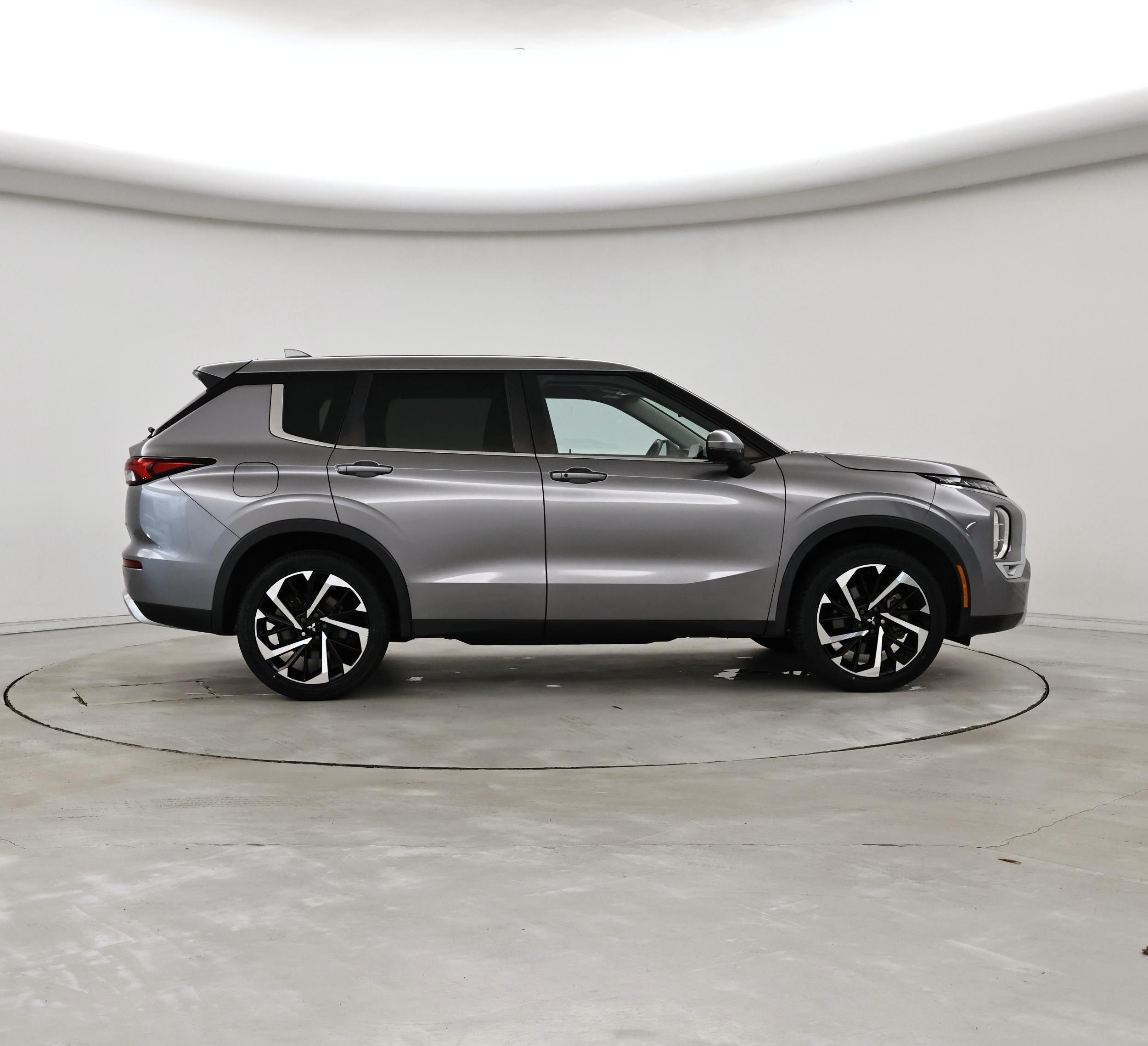 Thumbnail: 2022 Mitsubishi Outlander - 7