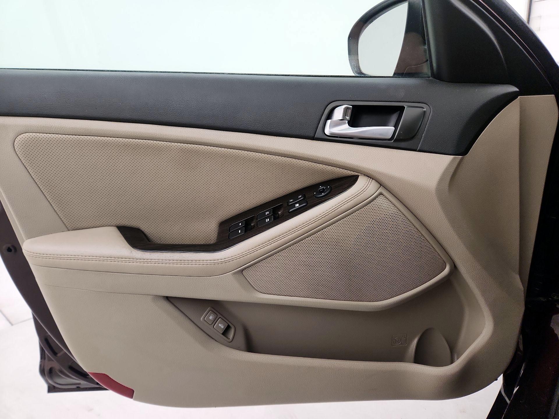 Thumbnail: 2015 Kia Optima - 12