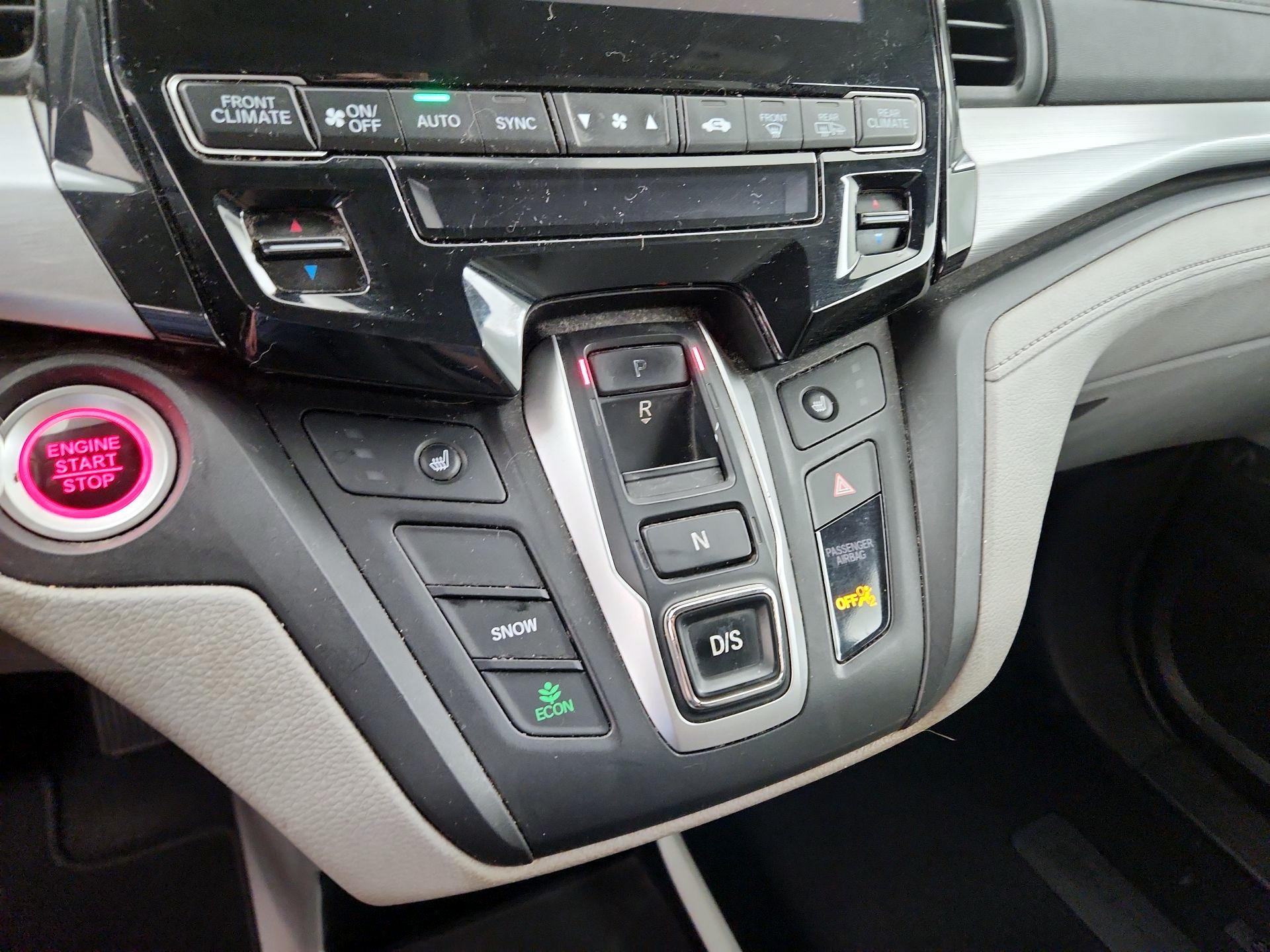 Thumbnail: 2018 Honda Odyssey - 17