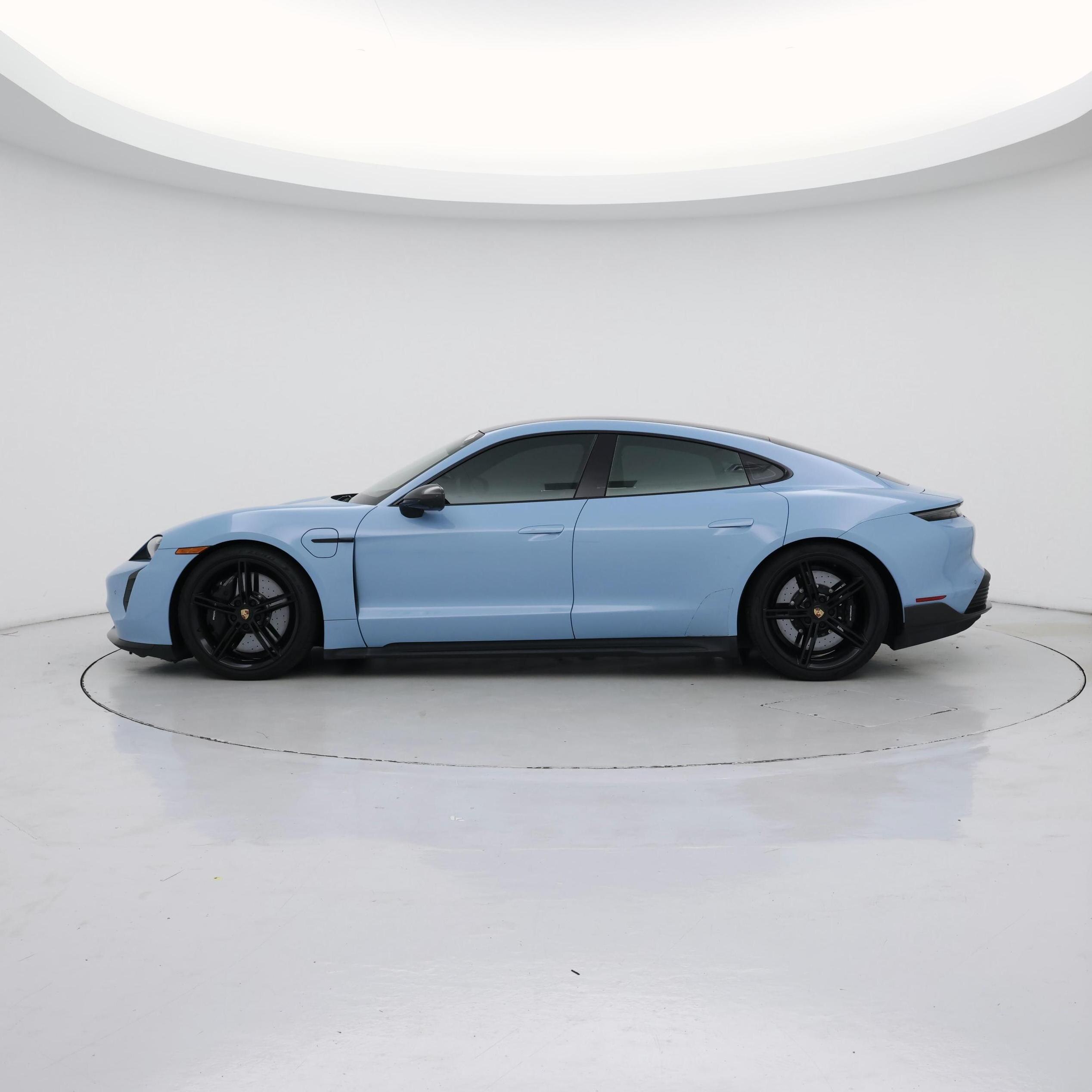 Thumbnail: 2021 Porsche Taycan - 3