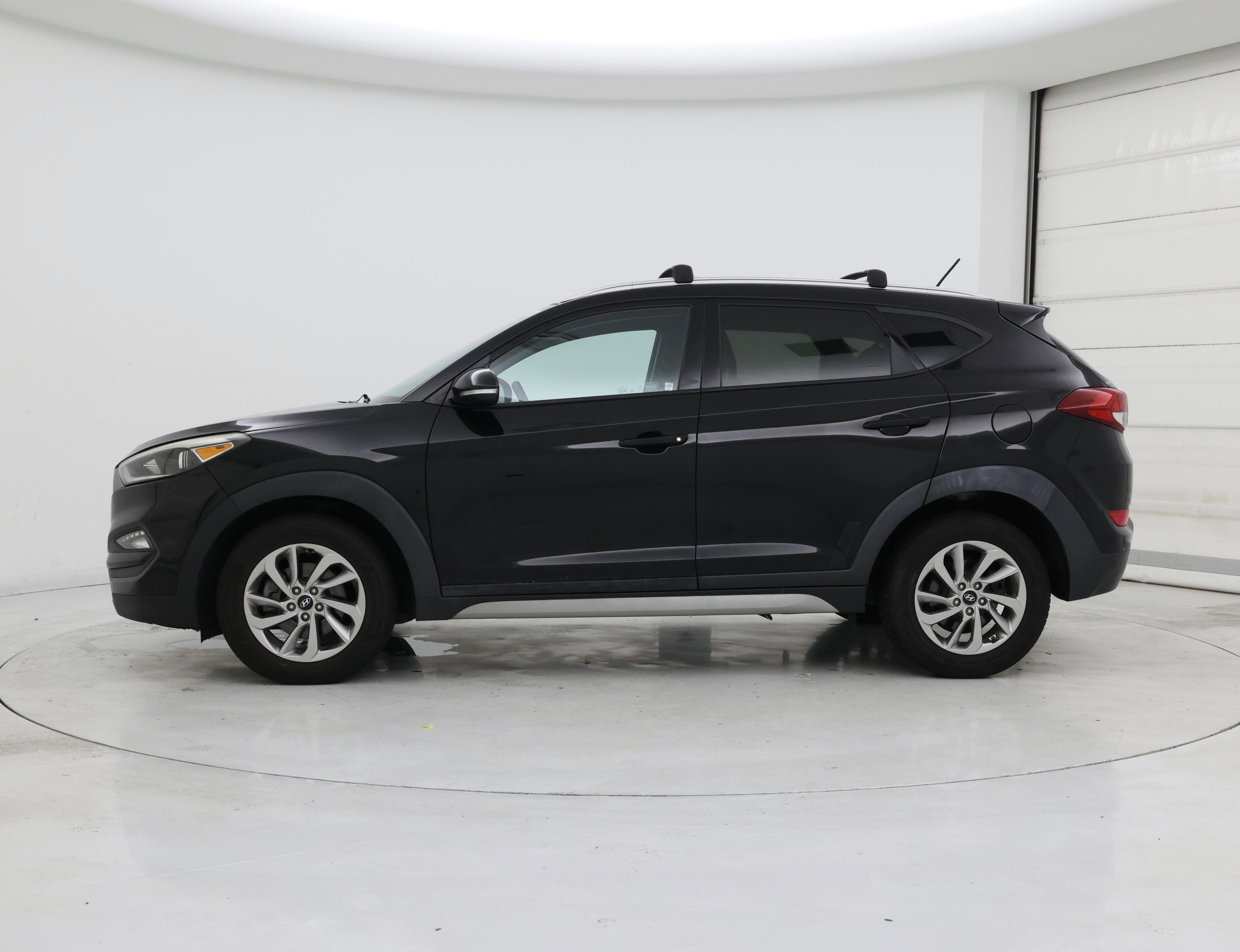Thumbnail: 2017 Hyundai Tucson - 3