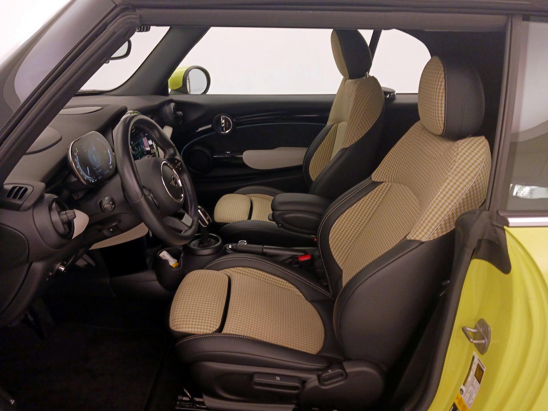 Thumbnail: 2022 MINI Cooper - 11