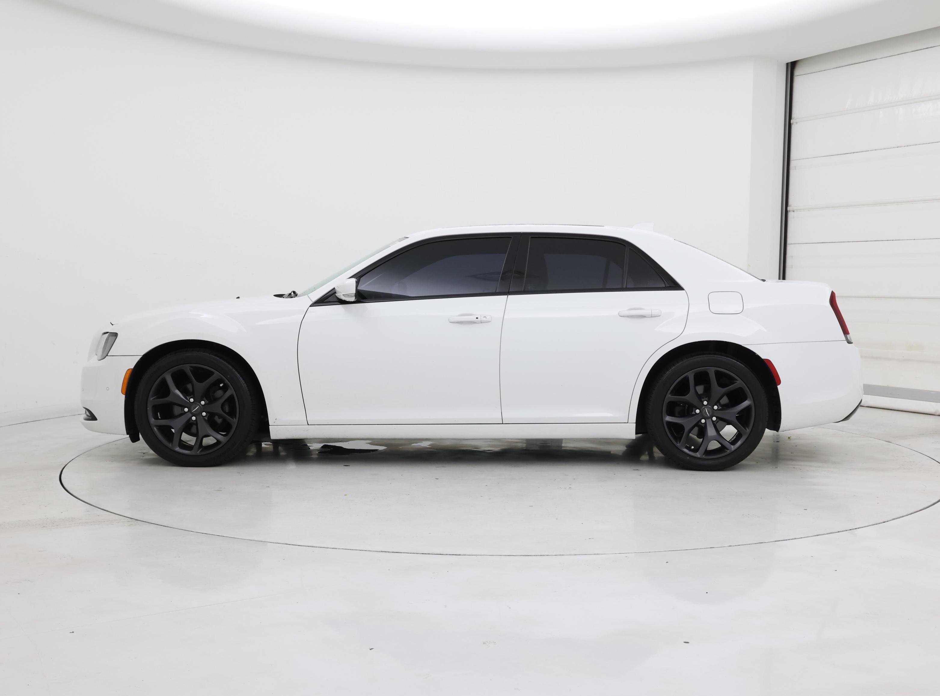 Thumbnail: 2021 Chrysler 300 - 3