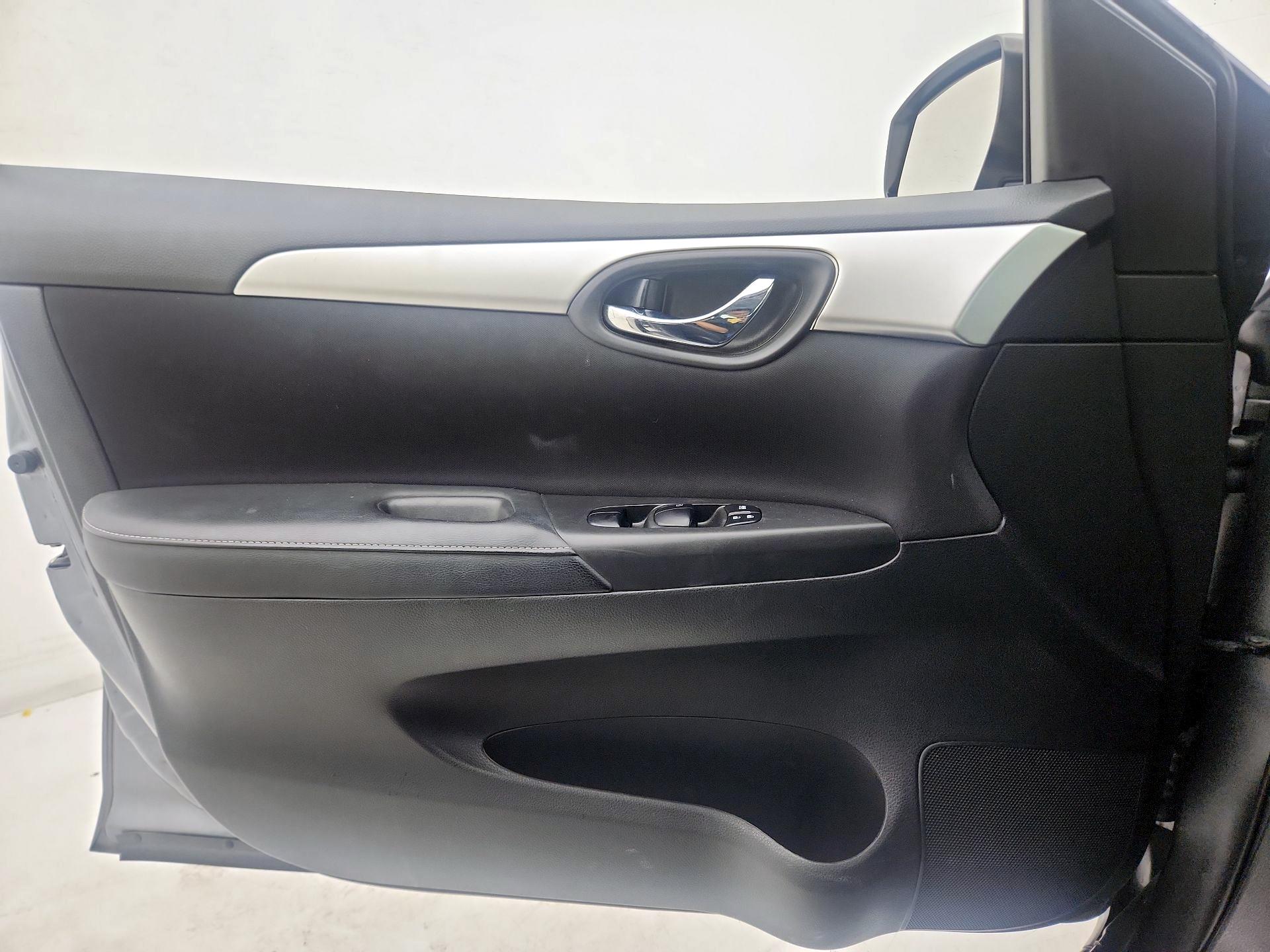 Thumbnail: 2018 Nissan Sentra - 12