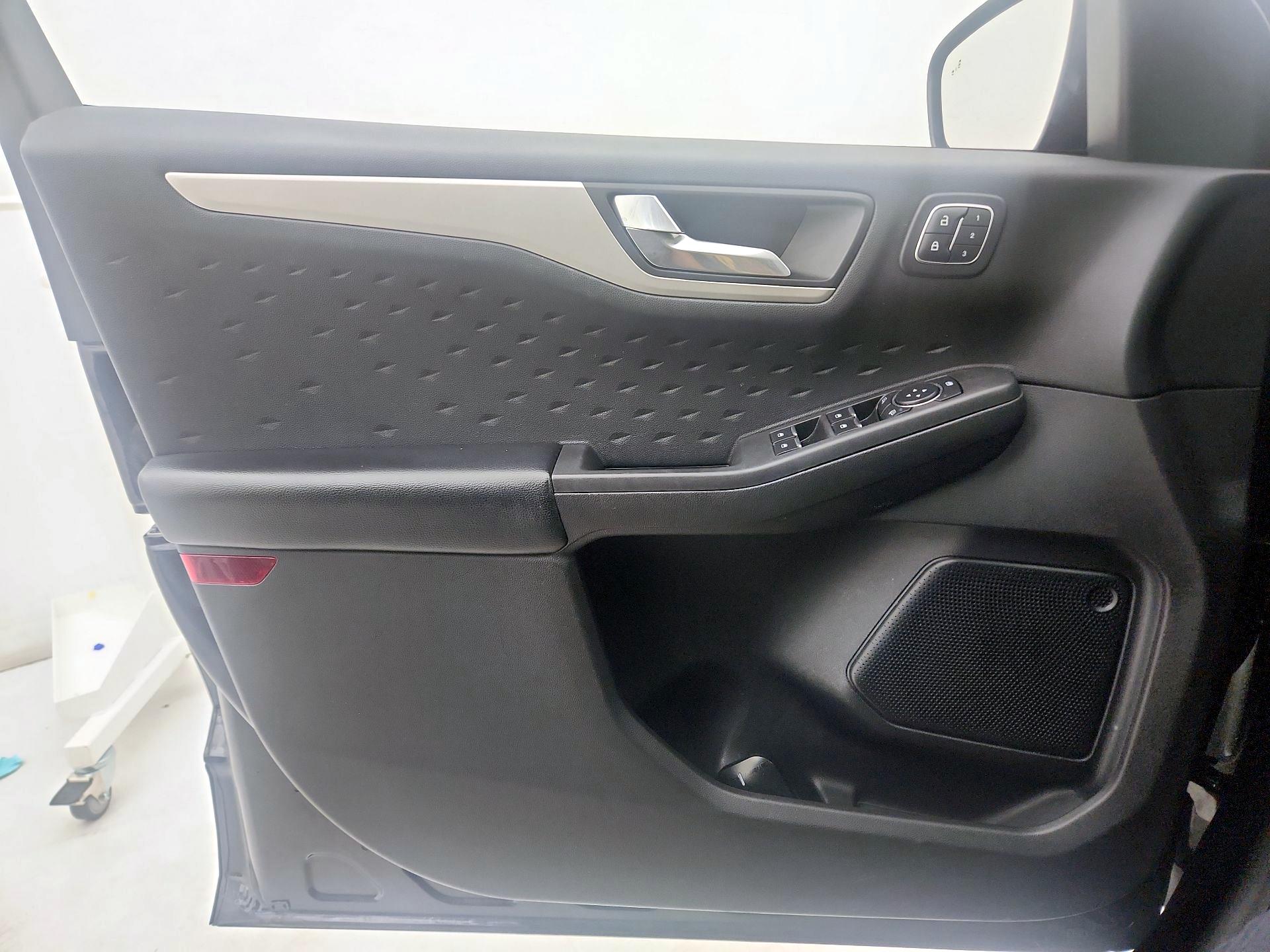 Thumbnail: 2020 Ford Escape - 12