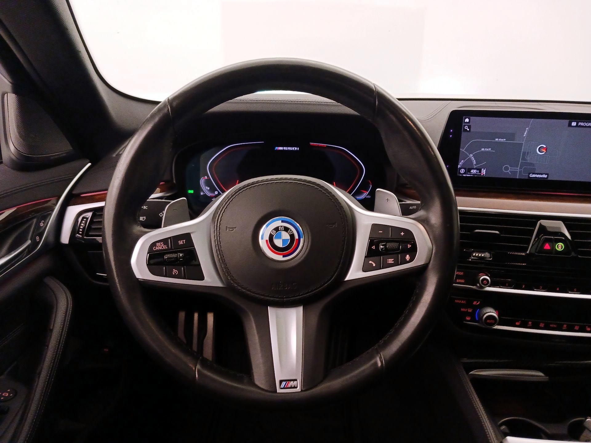 Thumbnail: 2020 BMW 5 Series - 10