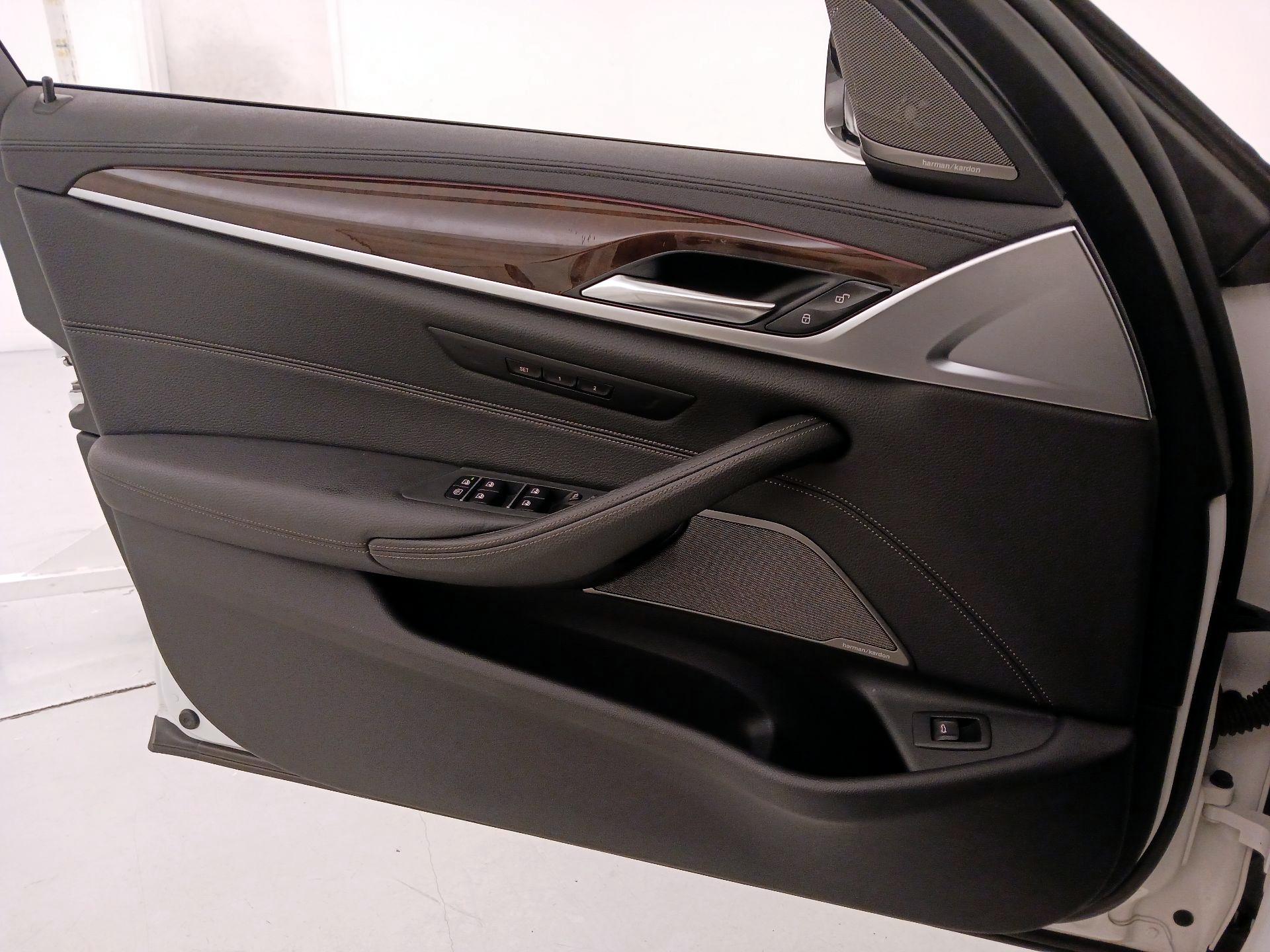 Thumbnail: 2020 BMW 5 Series - 12