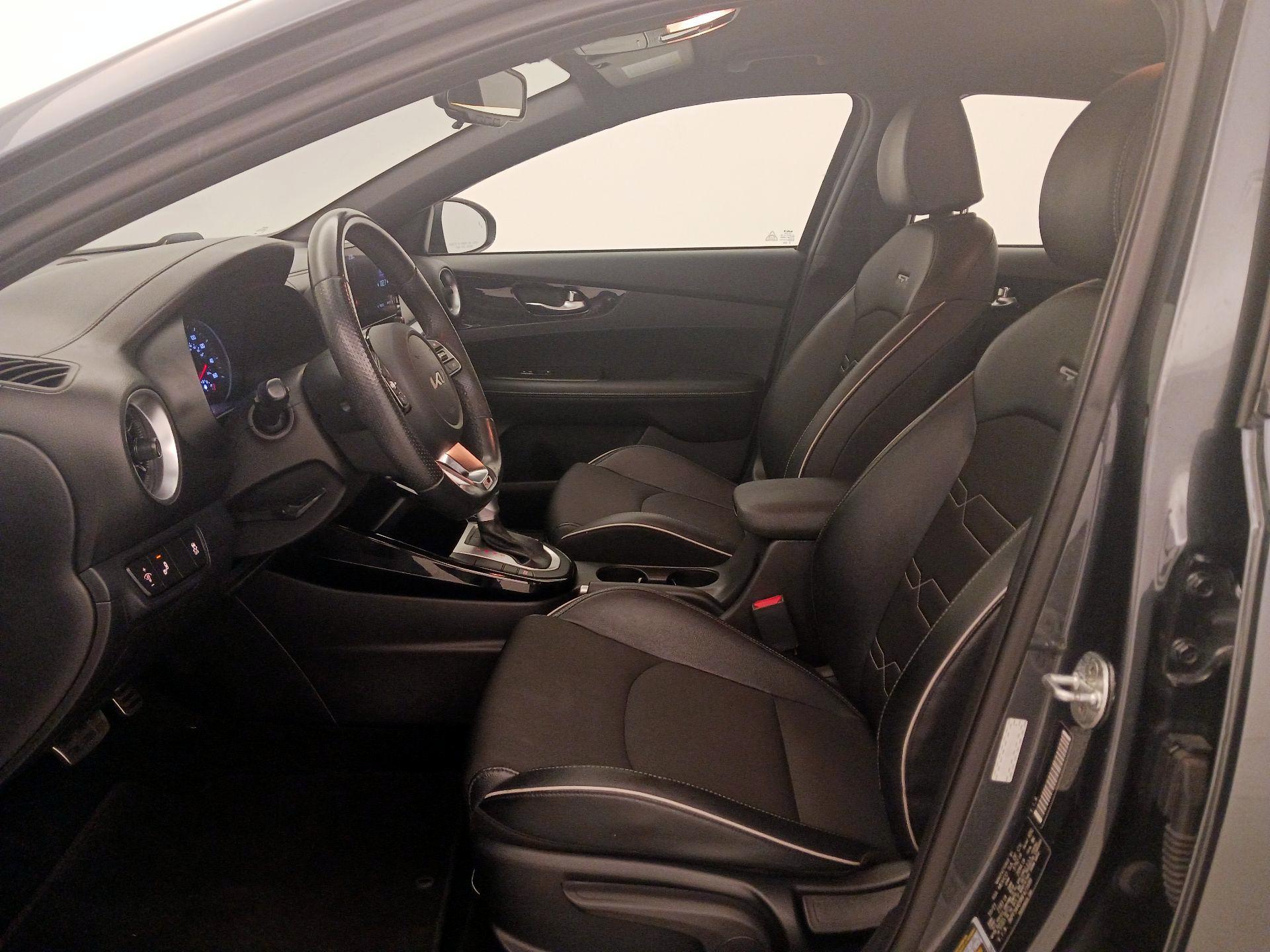 Thumbnail: 2022 Kia Forte - 11