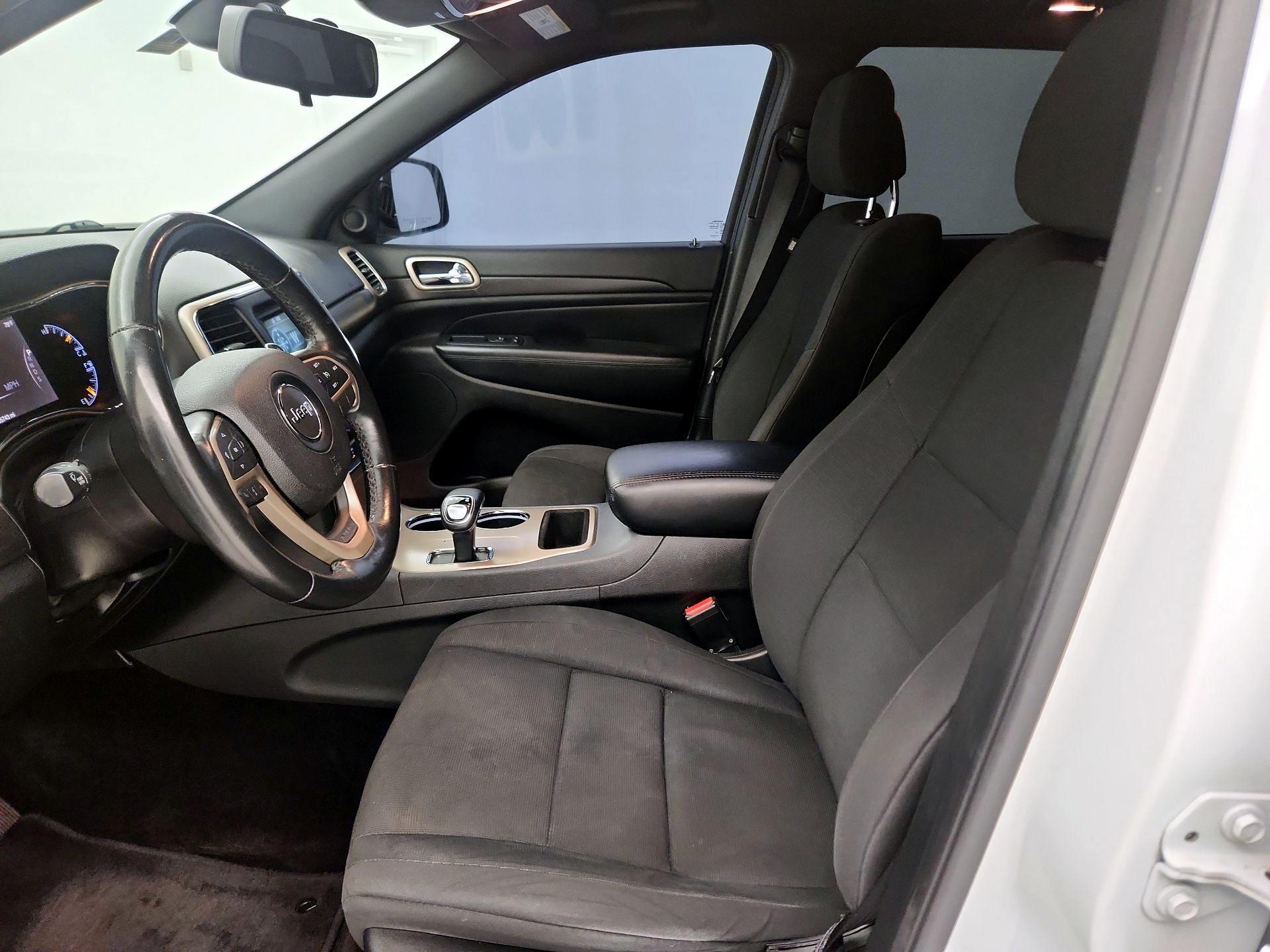 Thumbnail: 2015 Jeep Grand Cherokee - 11