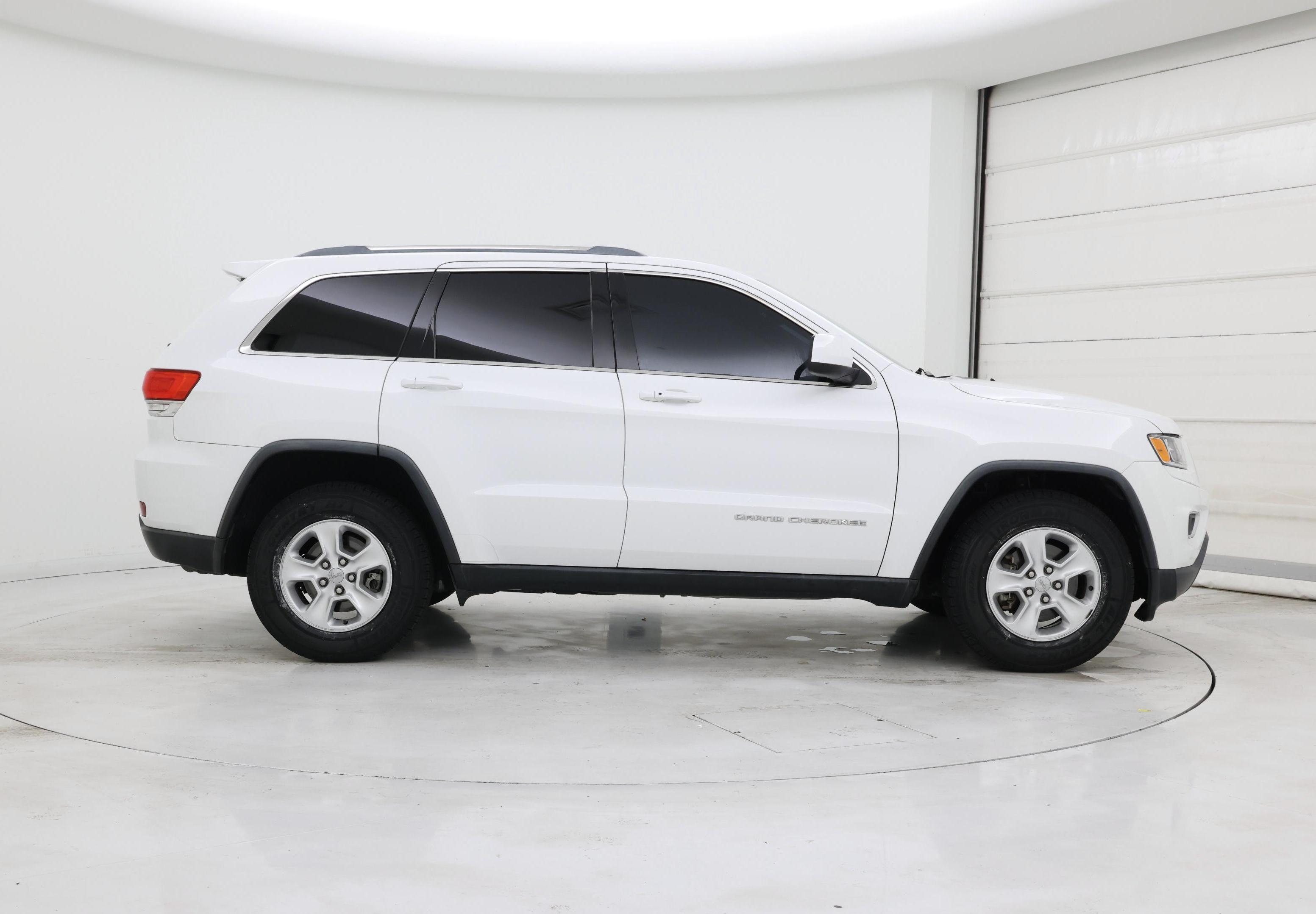 Thumbnail: 2015 Jeep Grand Cherokee - 7