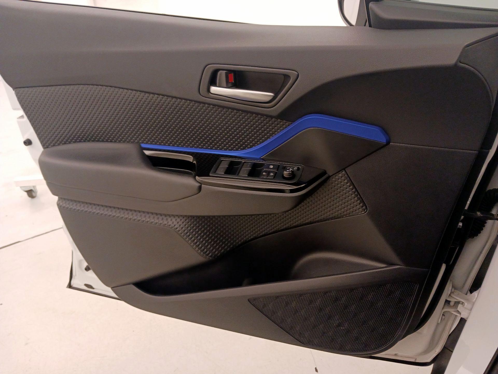 Thumbnail: 2022 Toyota C-HR - 12