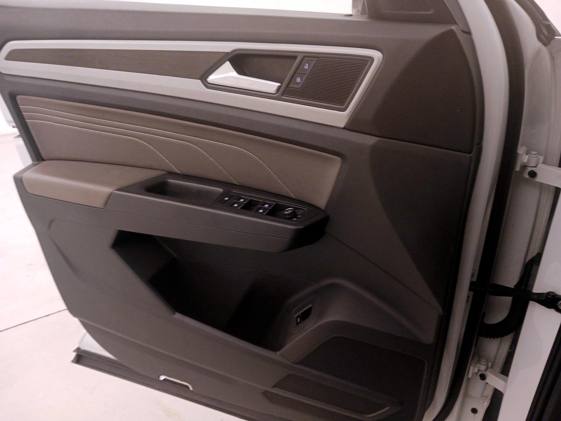 Thumbnail: 2023 Volkswagen Atlas - 12