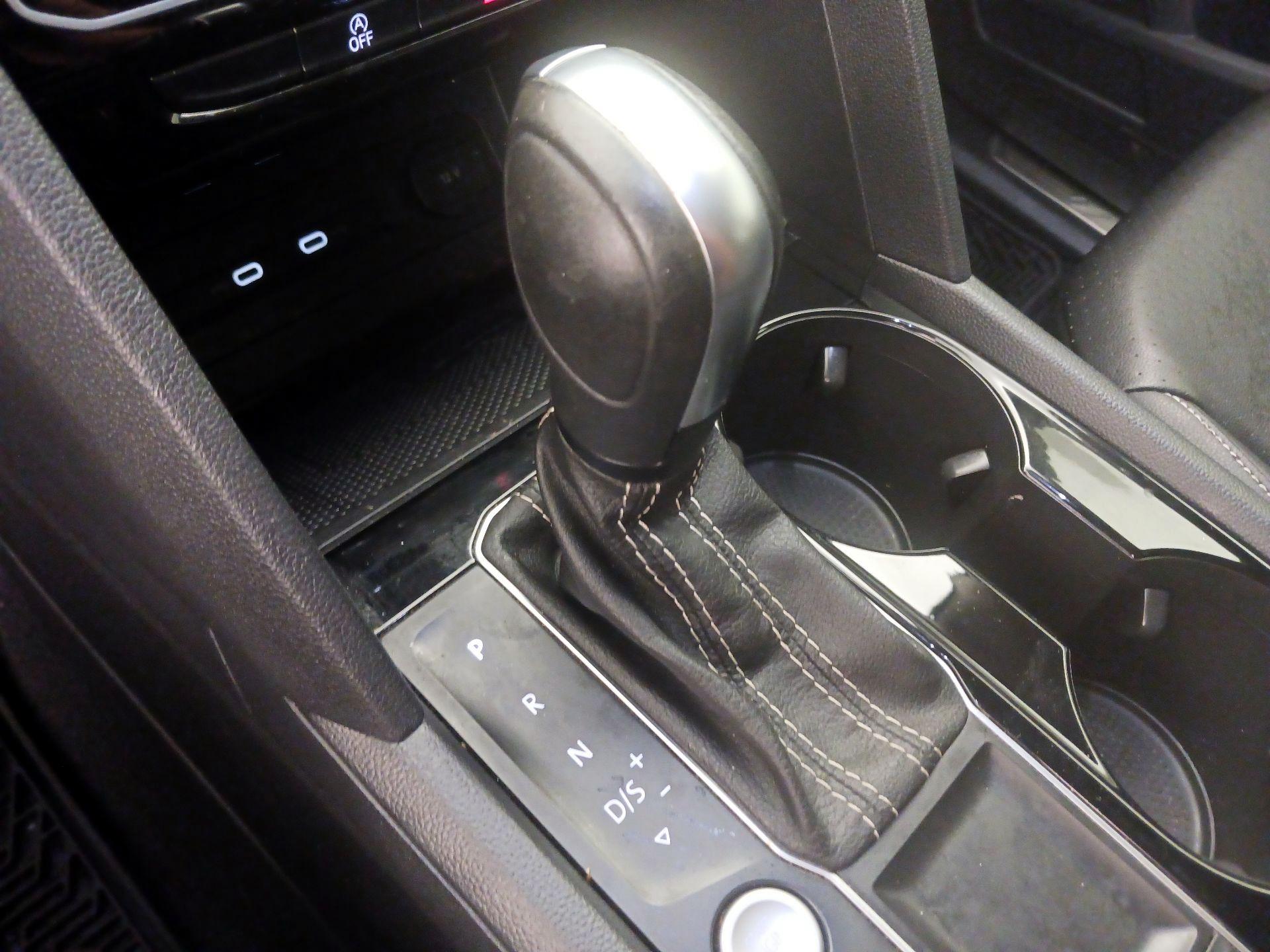 Thumbnail: 2023 Volkswagen Atlas - 17