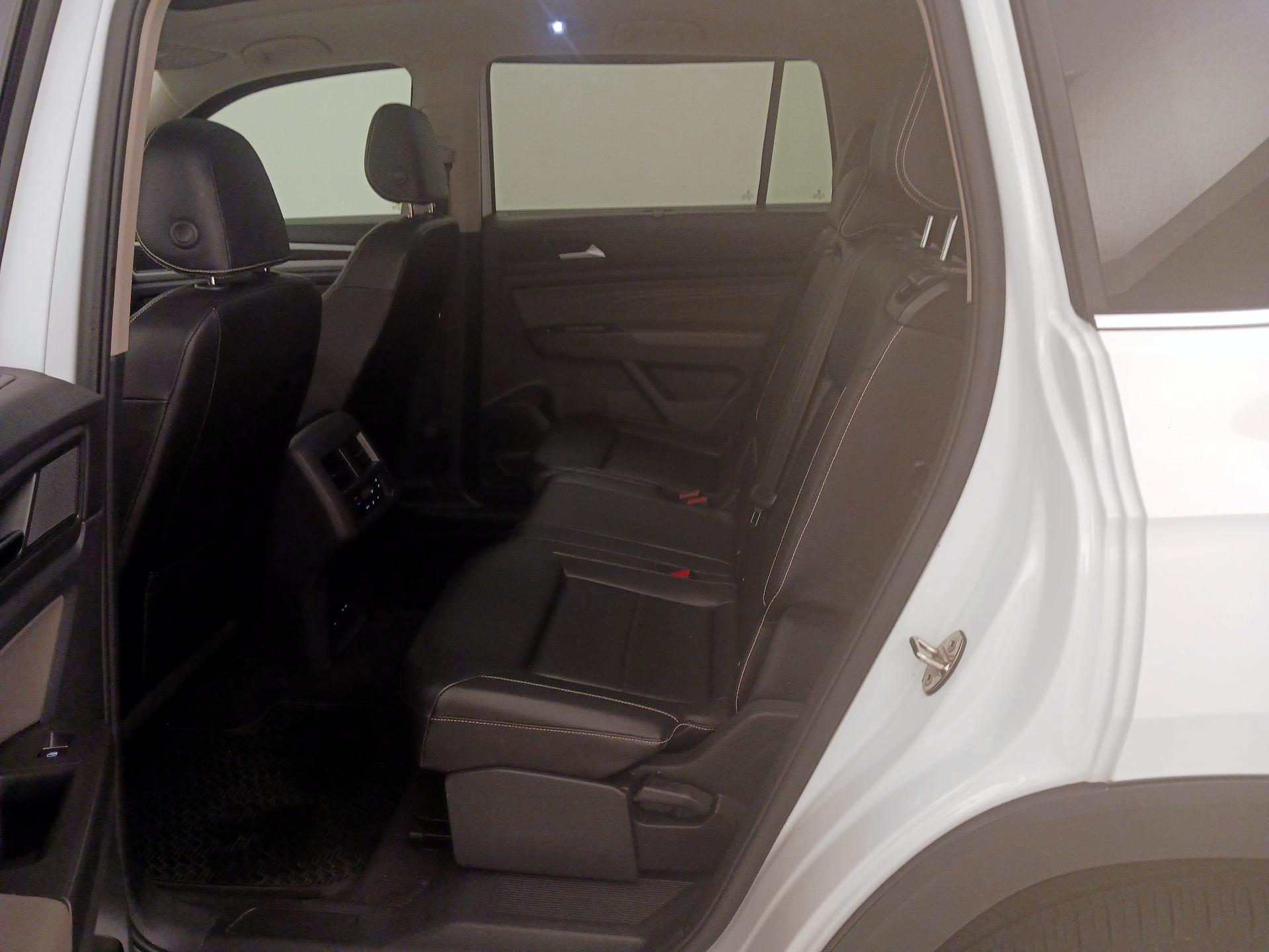 Thumbnail: 2023 Volkswagen Atlas - 20