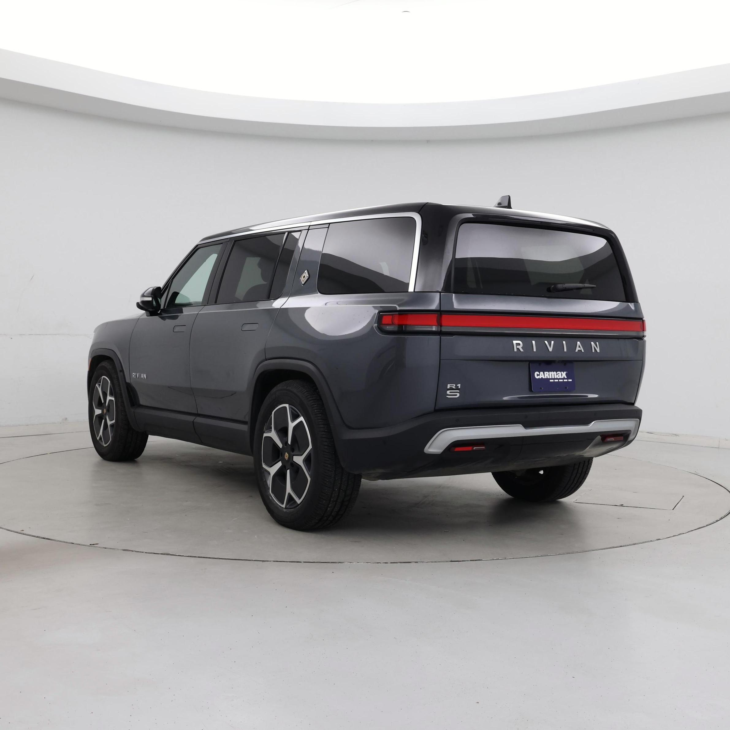 Thumbnail: 2024 Rivian R1S - 2