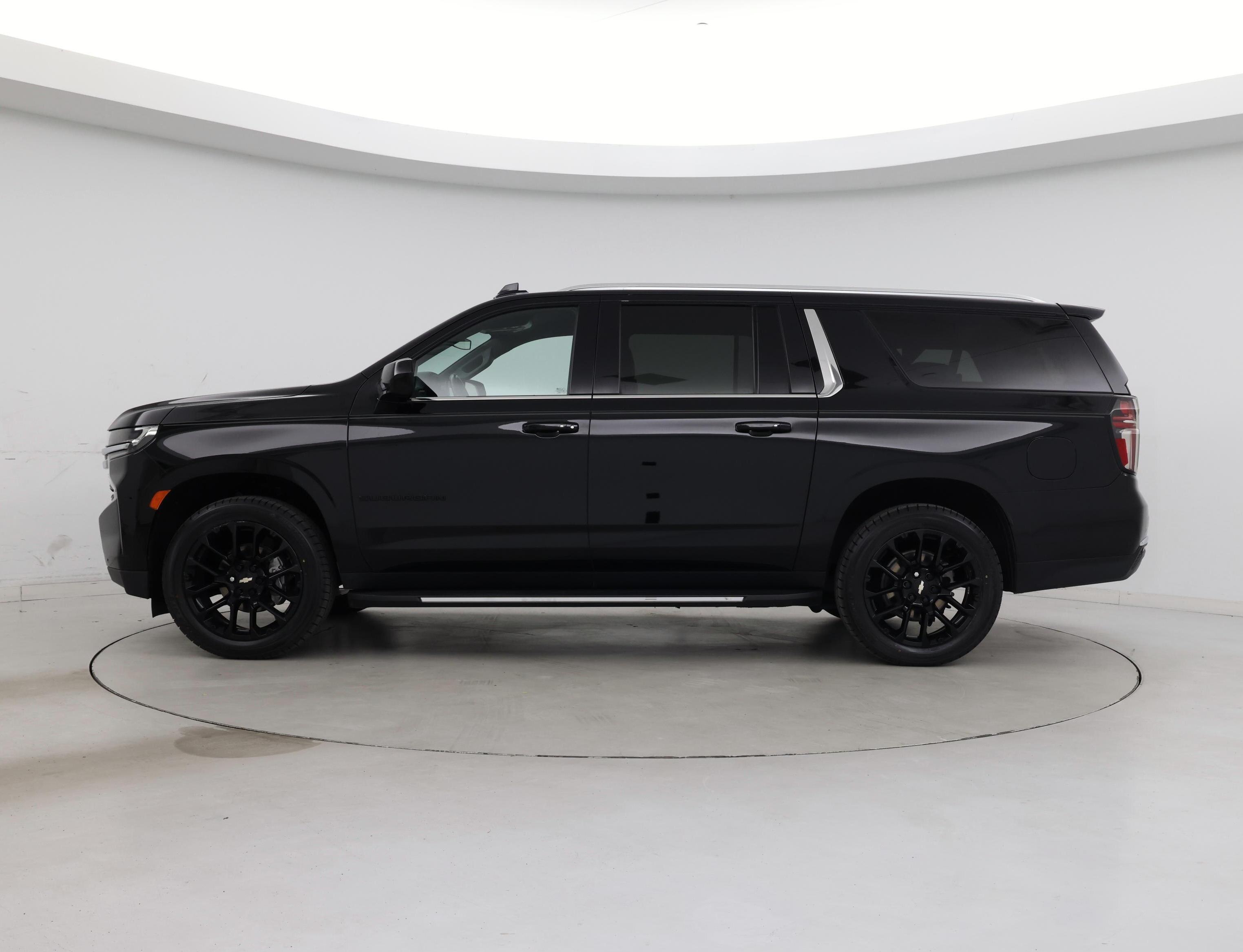 Thumbnail: 2022 Chevrolet Suburban - 3