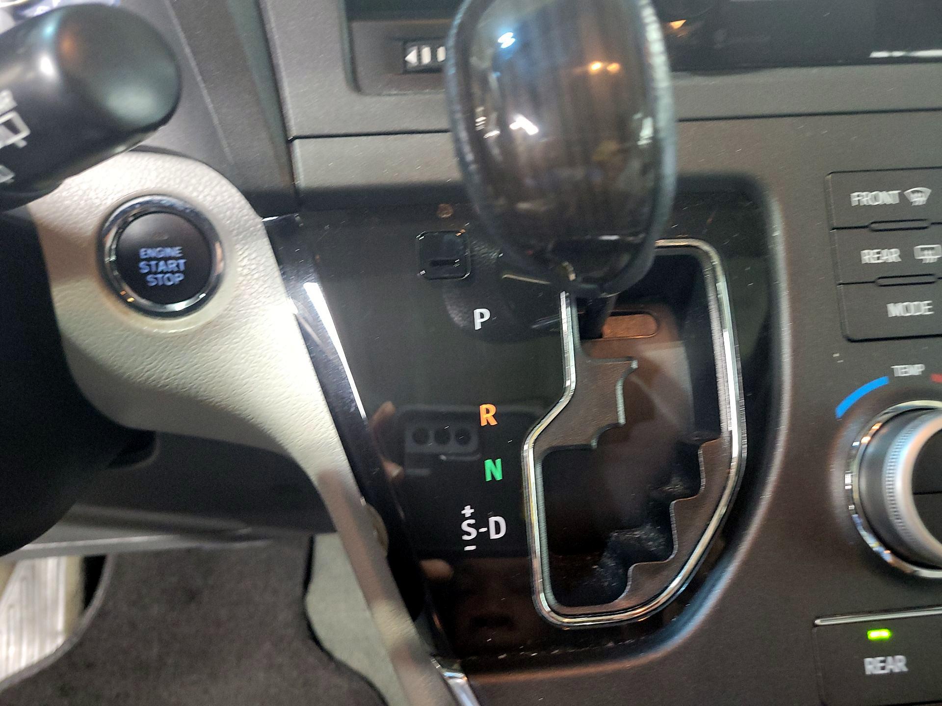 Thumbnail: 2015 Toyota Sienna - 16