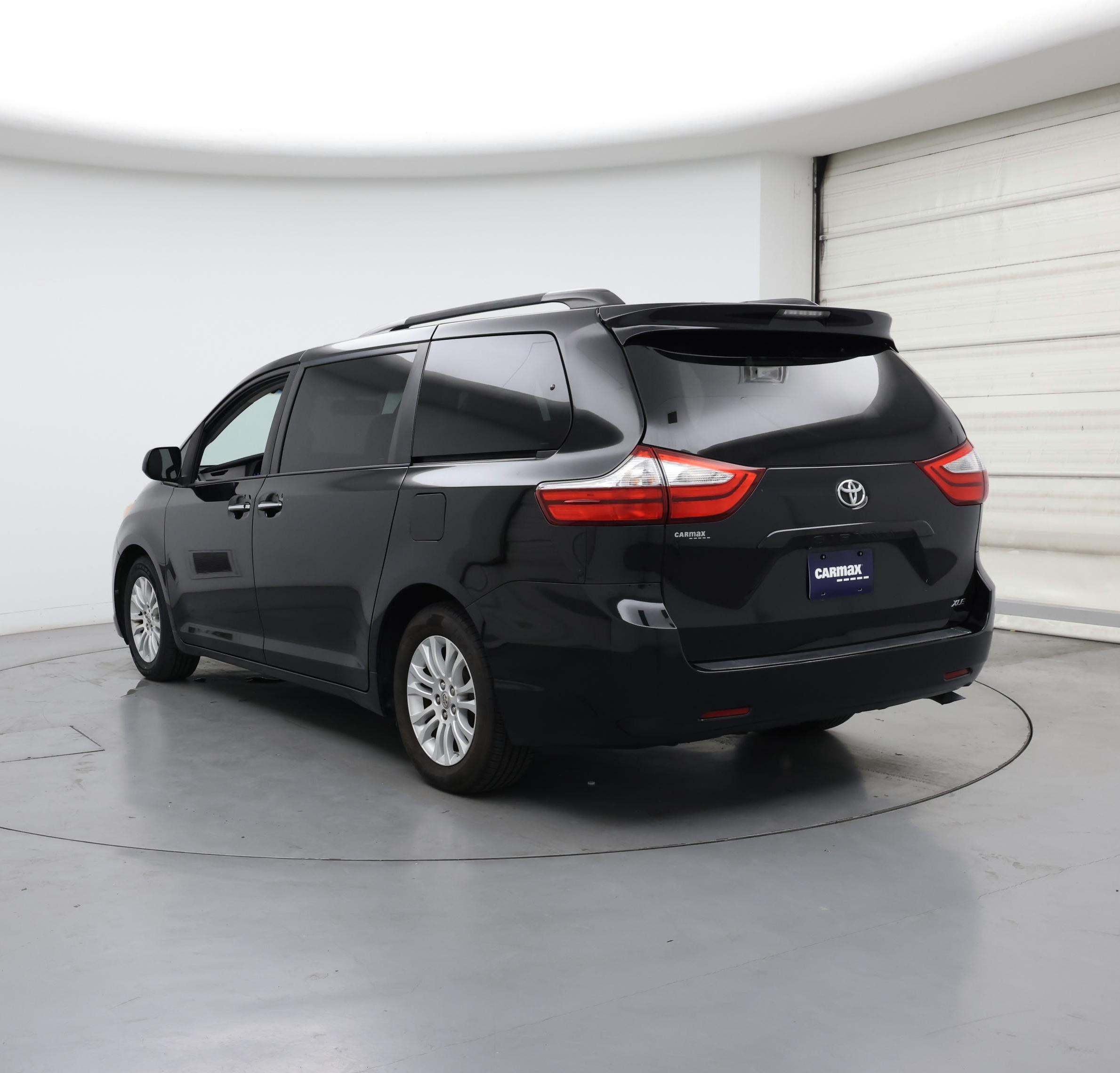 Thumbnail: 2015 Toyota Sienna - 2