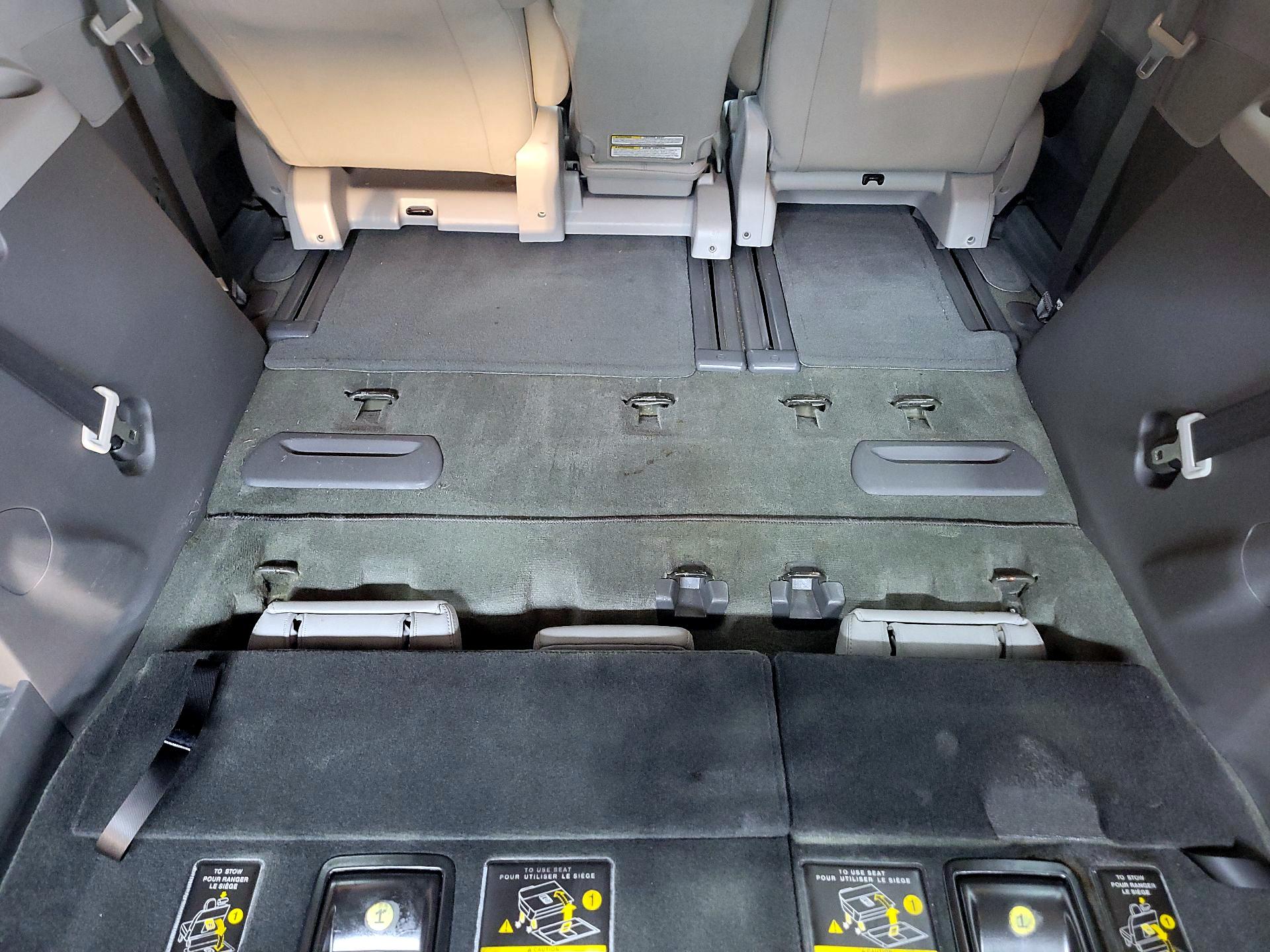 Thumbnail: 2015 Toyota Sienna - 19