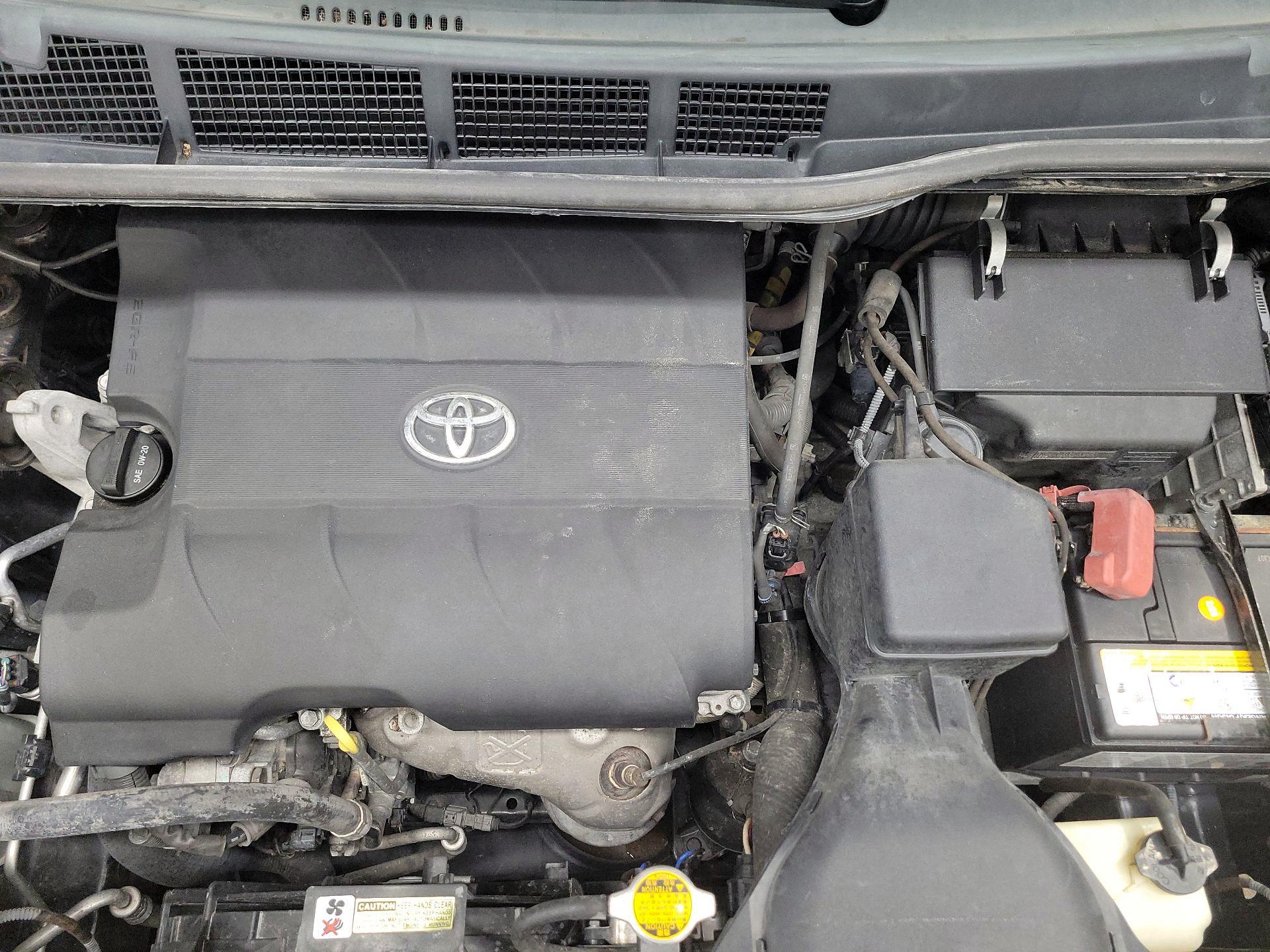 Thumbnail: 2015 Toyota Sienna - 20