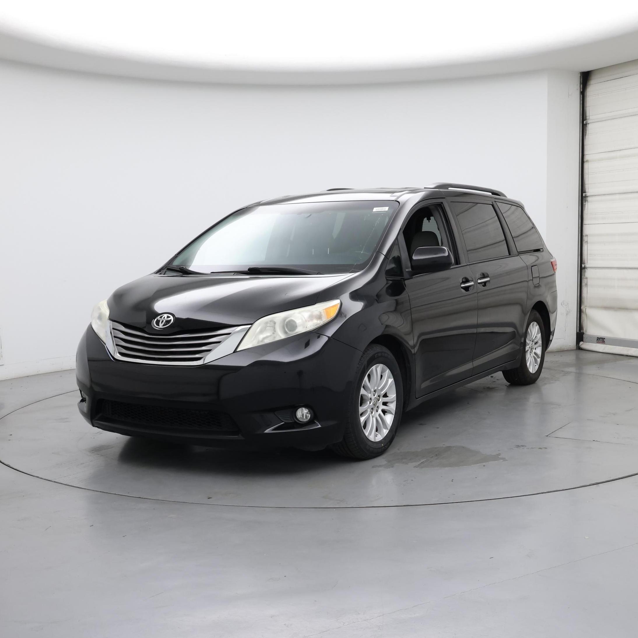 Thumbnail: 2015 Toyota Sienna - 4