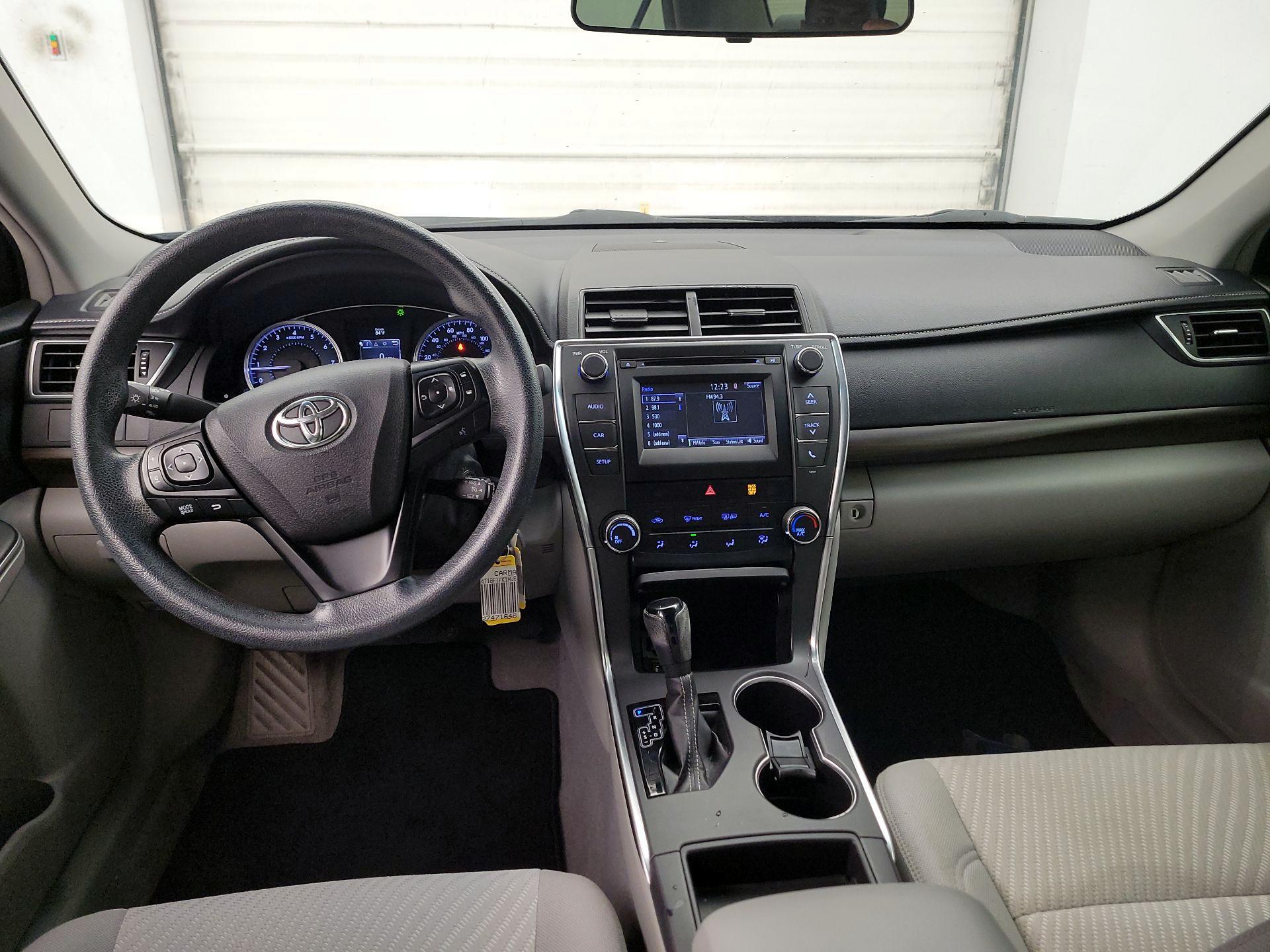 Thumbnail: 2017 Toyota Camry - 9