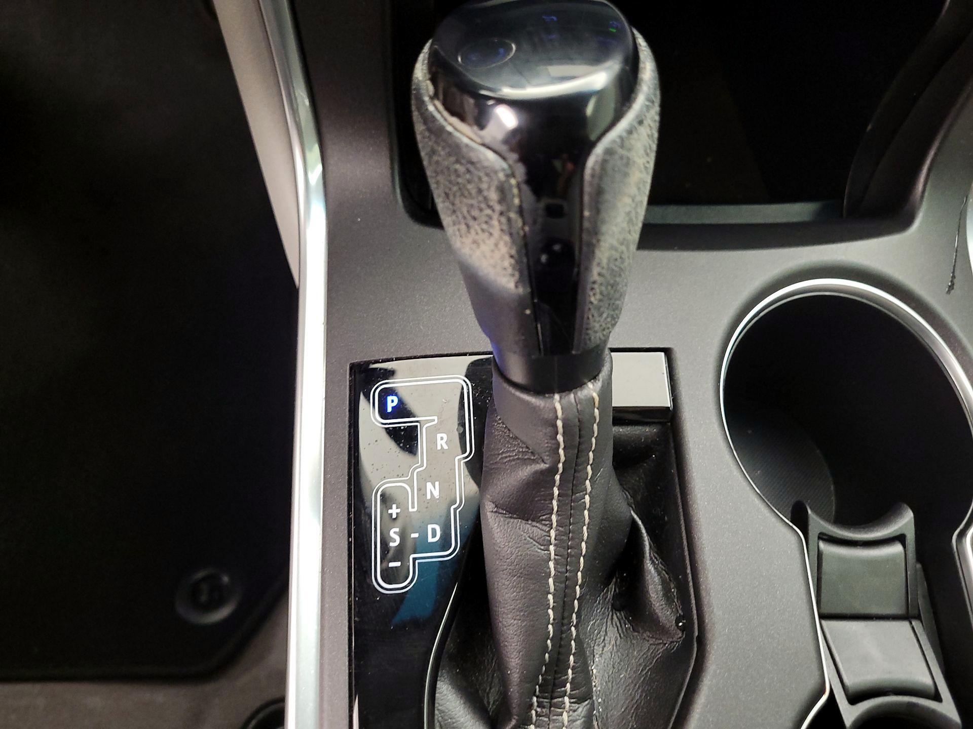 Thumbnail: 2017 Toyota Camry - 17