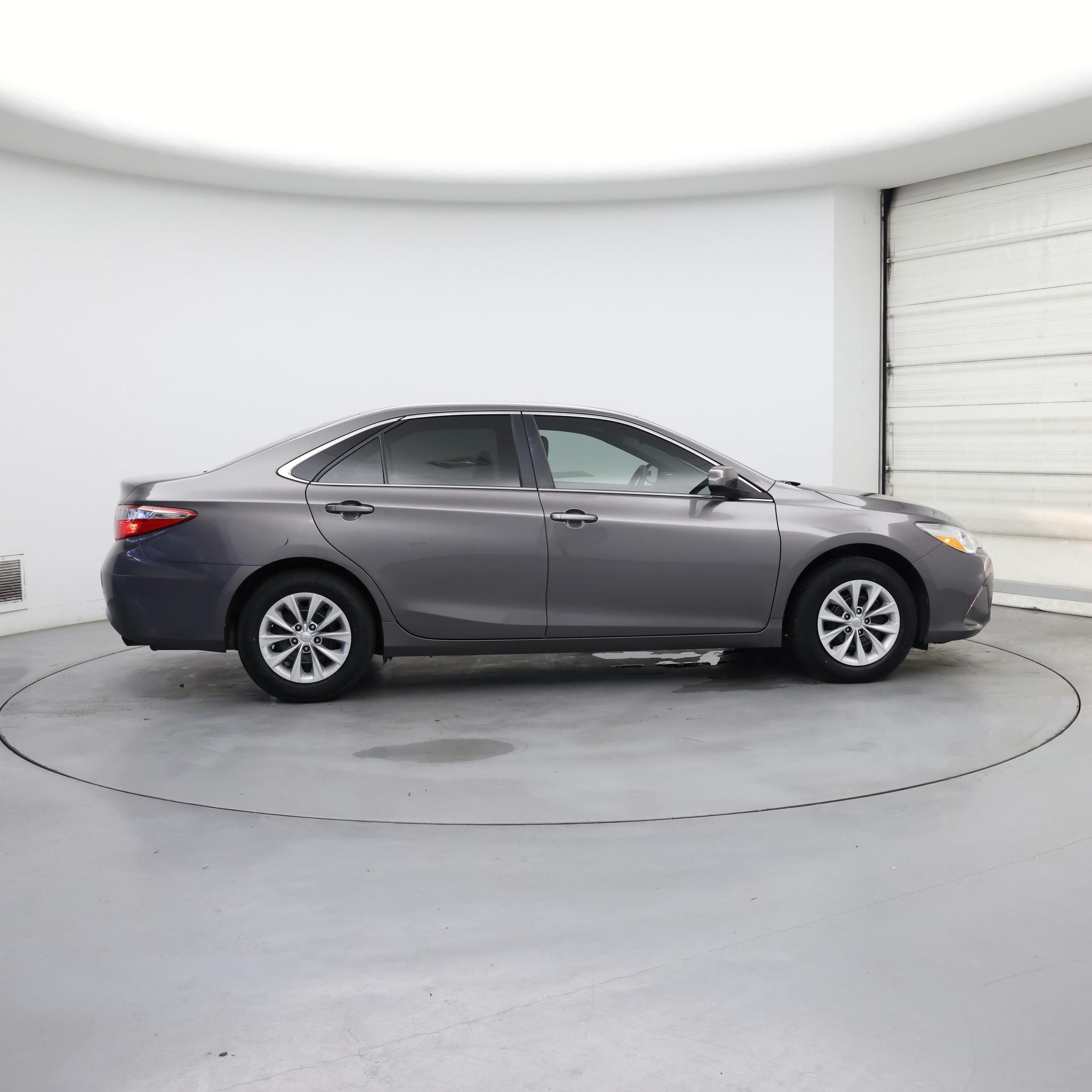 Thumbnail: 2017 Toyota Camry - 7