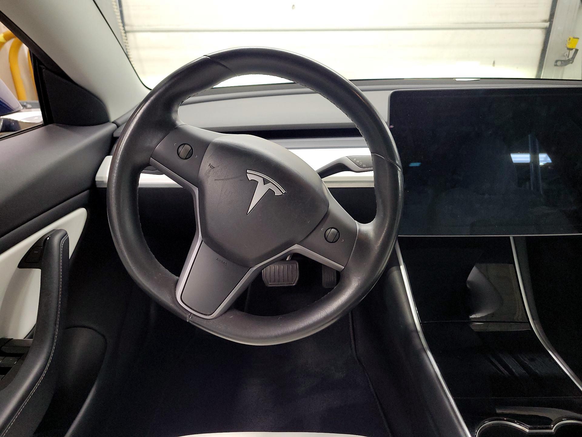 Thumbnail: 2019 Tesla Model 3 - 10