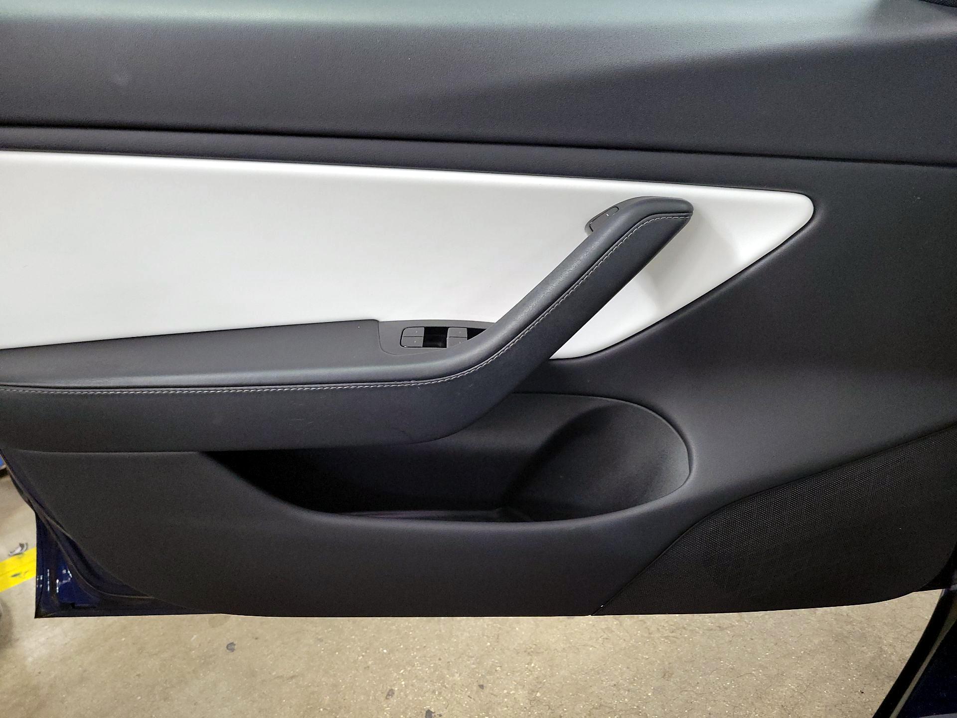 Thumbnail: 2019 Tesla Model 3 - 12