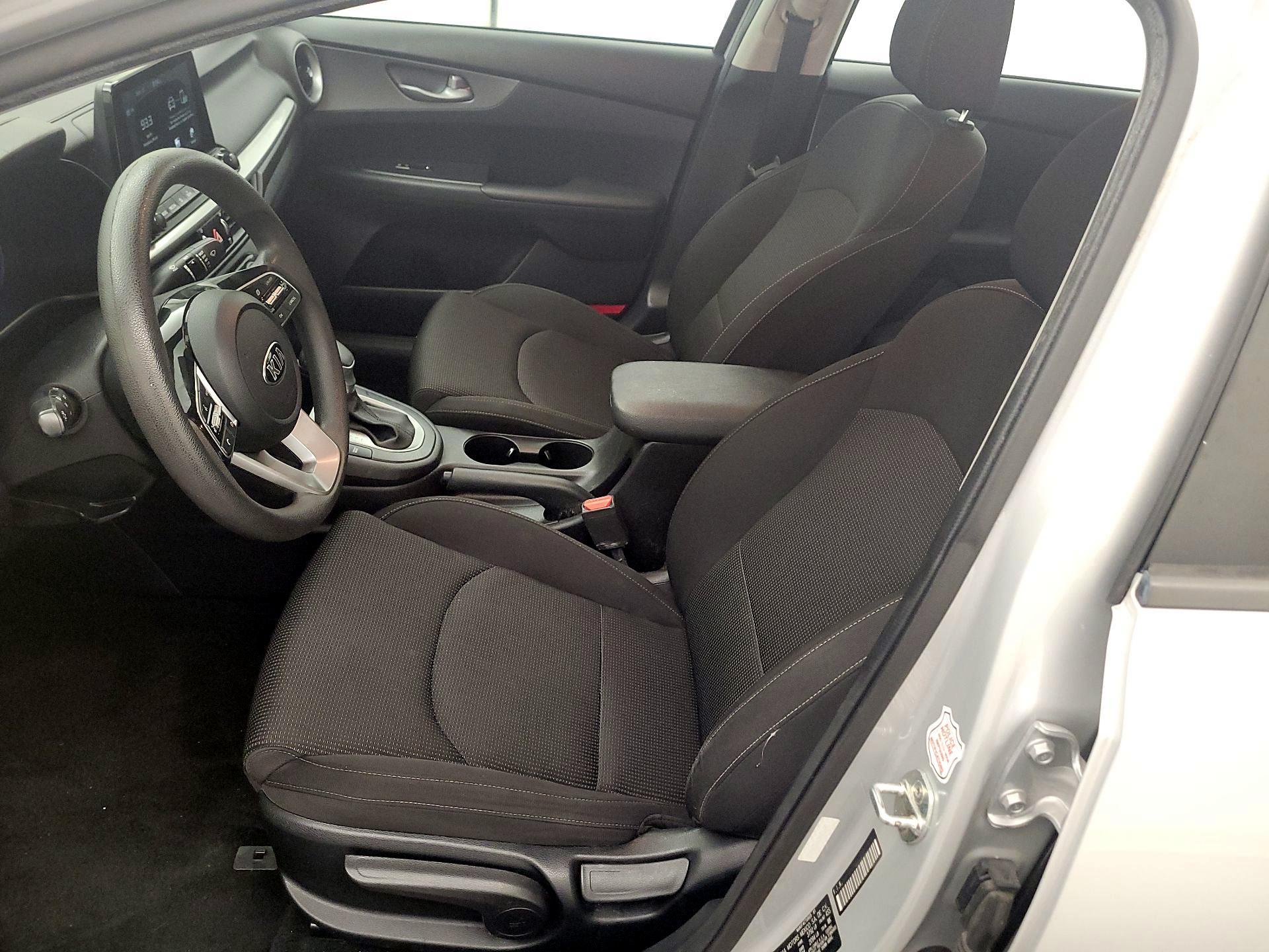 Thumbnail: 2019 Kia Forte - 11