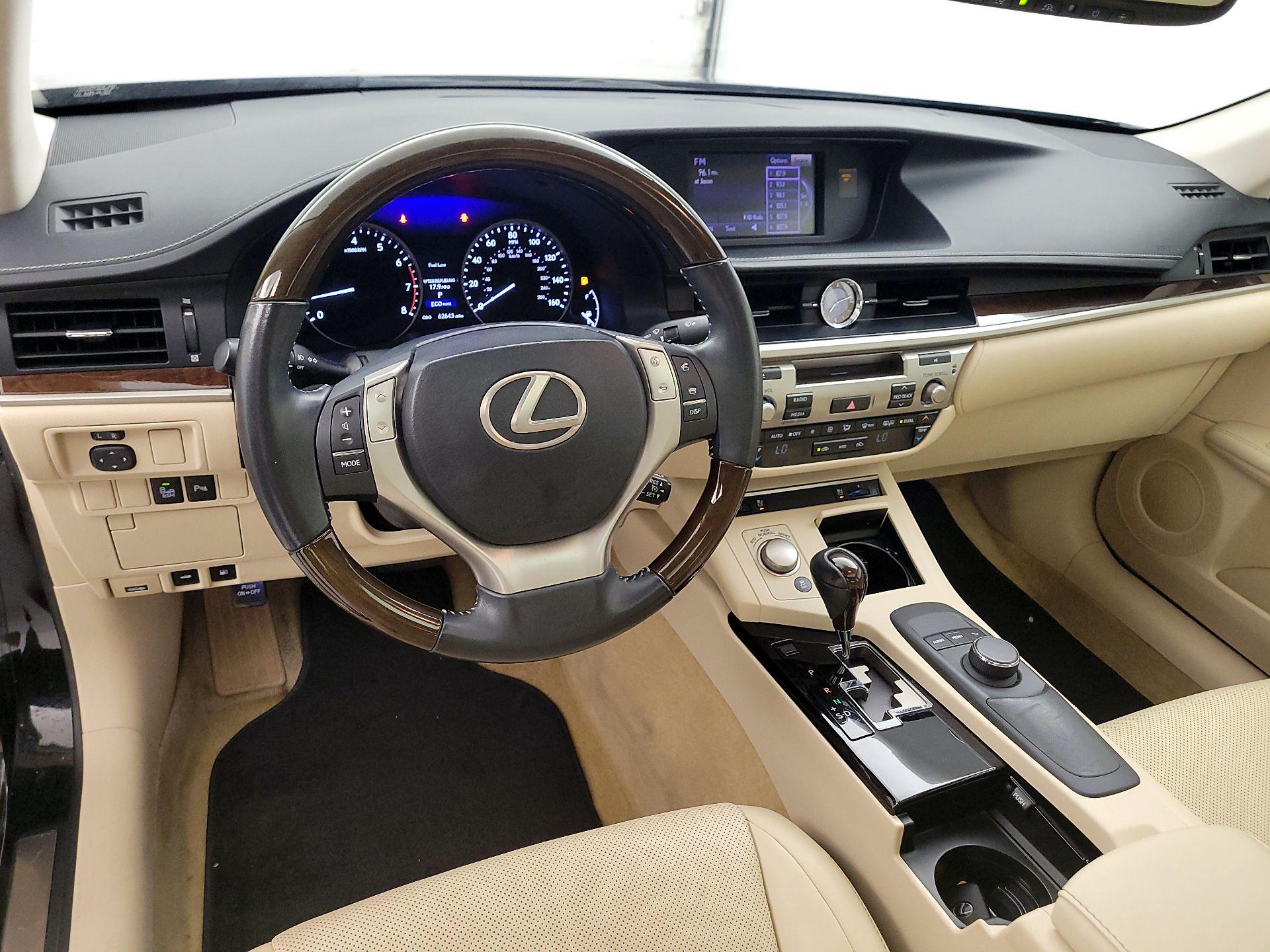 Thumbnail: 2014 Lexus ES - 9